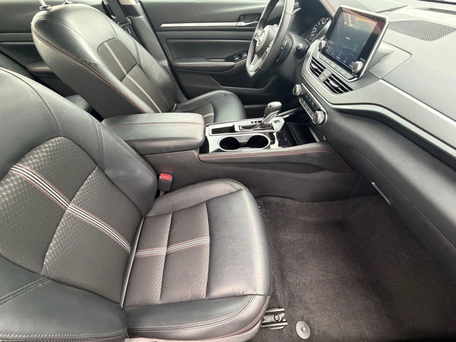 2025 Nissan Altima SR - Photo 35