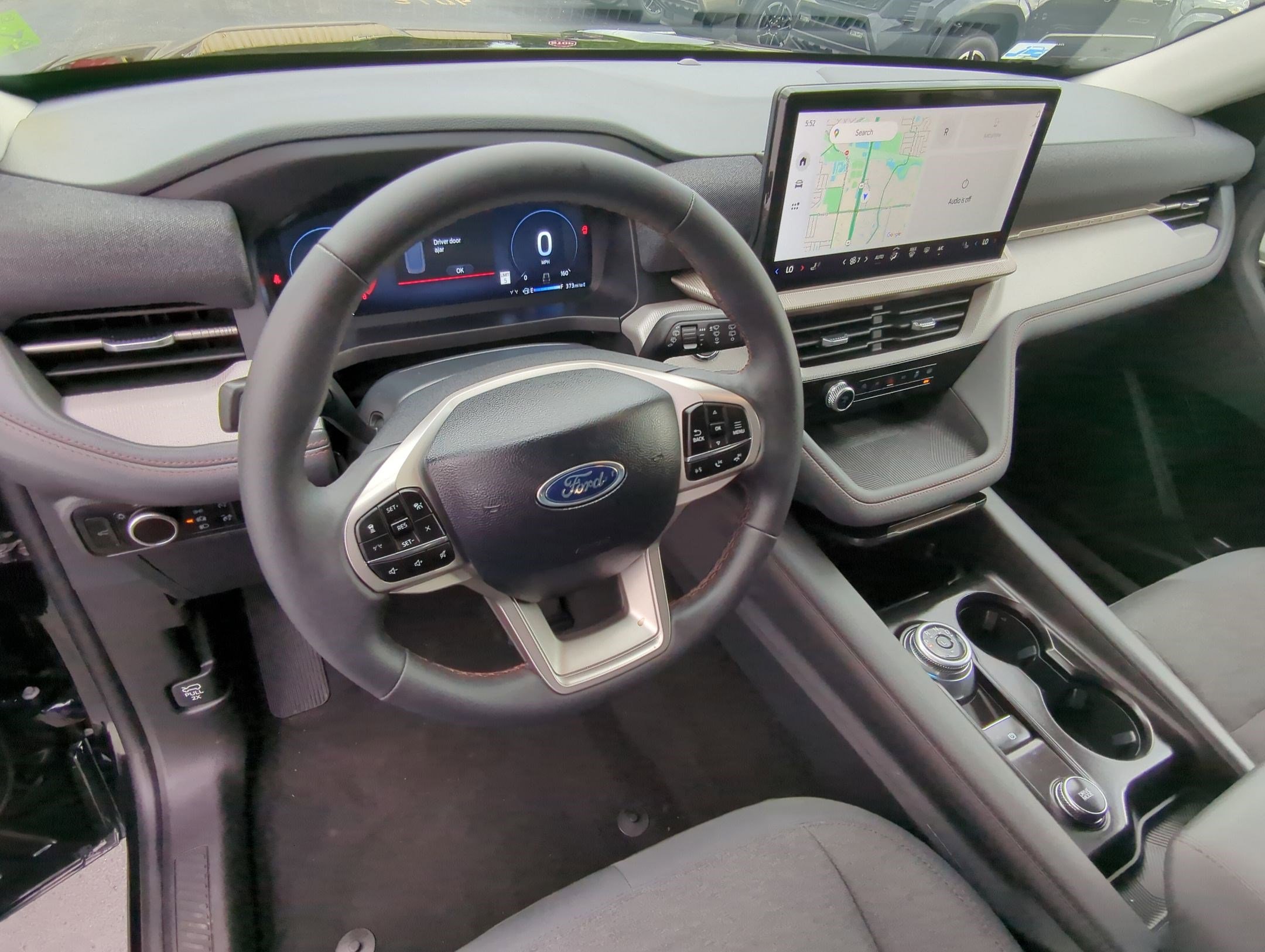 2025 Ford Explorer photo 4