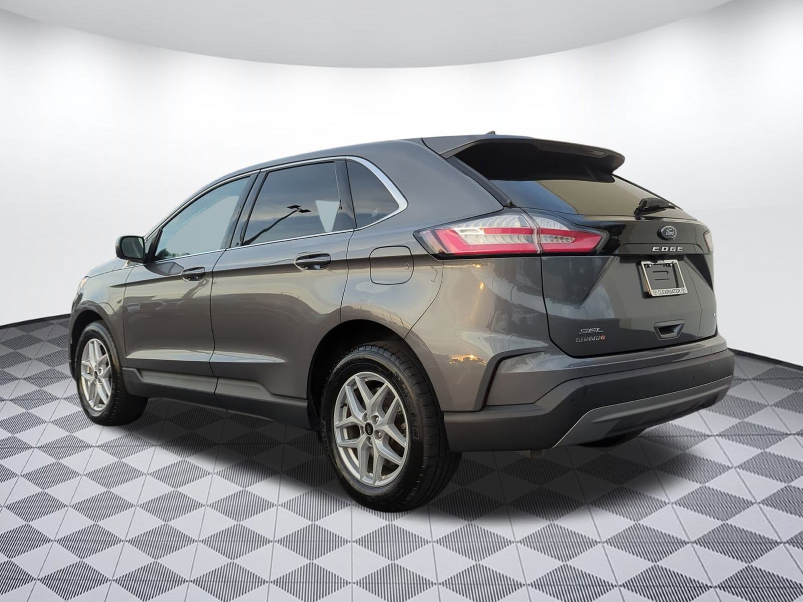 2024 Ford Edge SEL photo 3