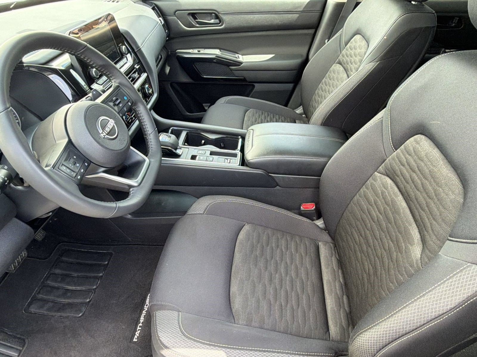 Pathfinder SV (SV 2WD) SUV