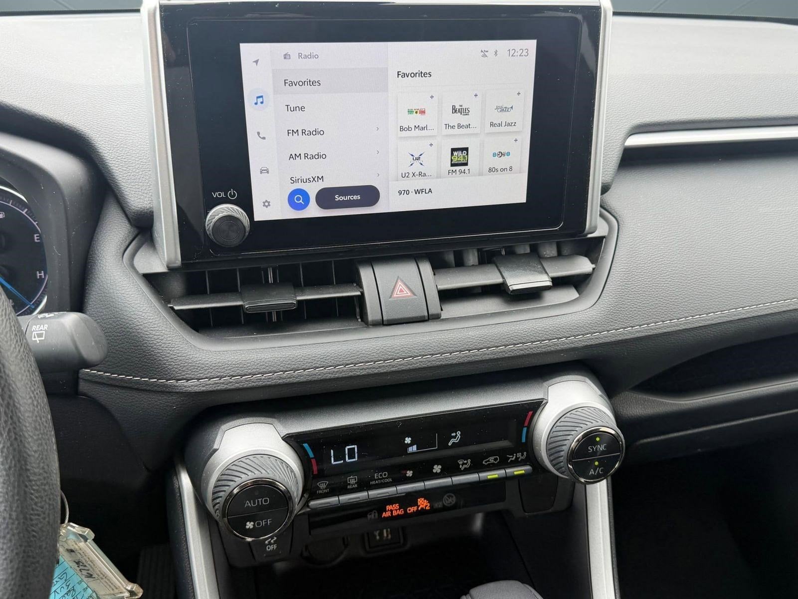 2025 Toyota RAV4 LE - Photo 30