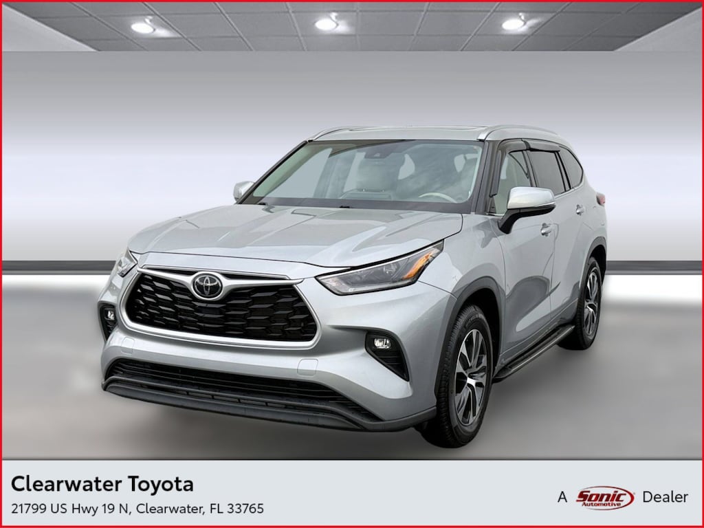 Used 2021 Toyota Highlander Highlander XLE (XLE FWD (SE)) SUV