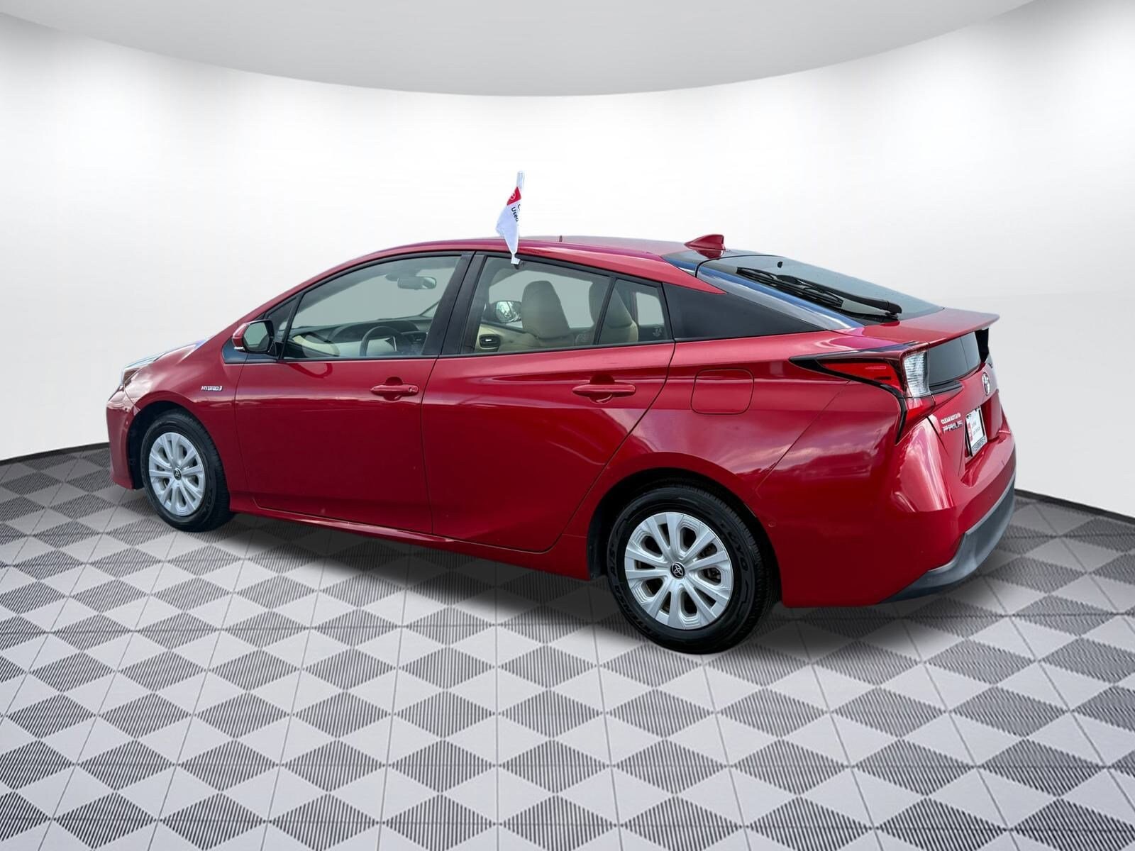 2019 Toyota Prius XLE photo 3