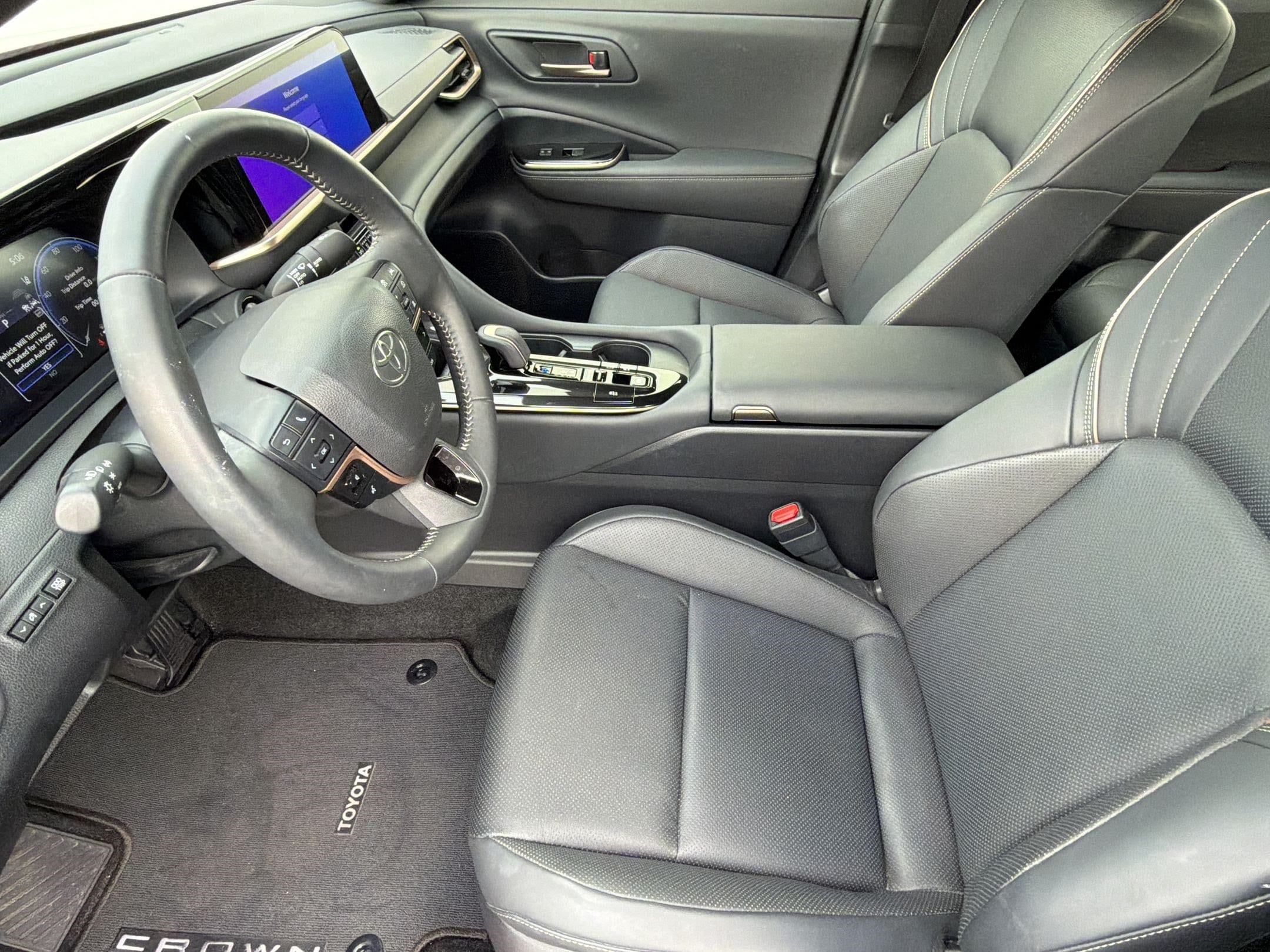 Crown Crown Limited (Limited AWD (Natl)) Sedan