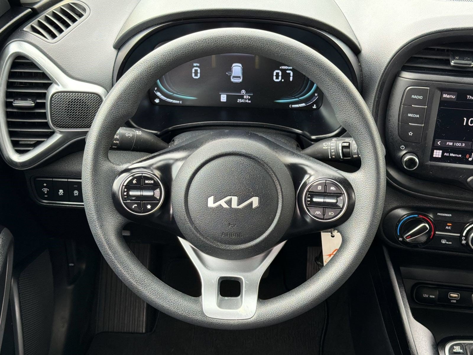 2025 Kia Soul LX - Photo 10