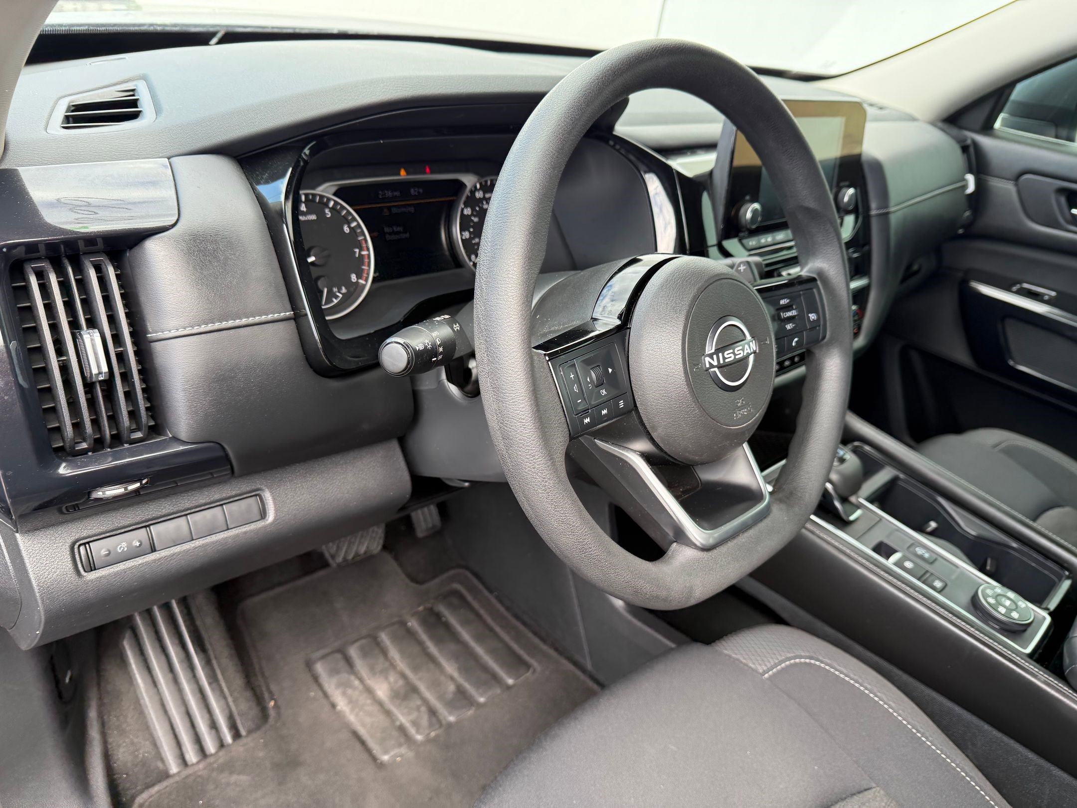 2022 Nissan Pathfinder S photo 4
