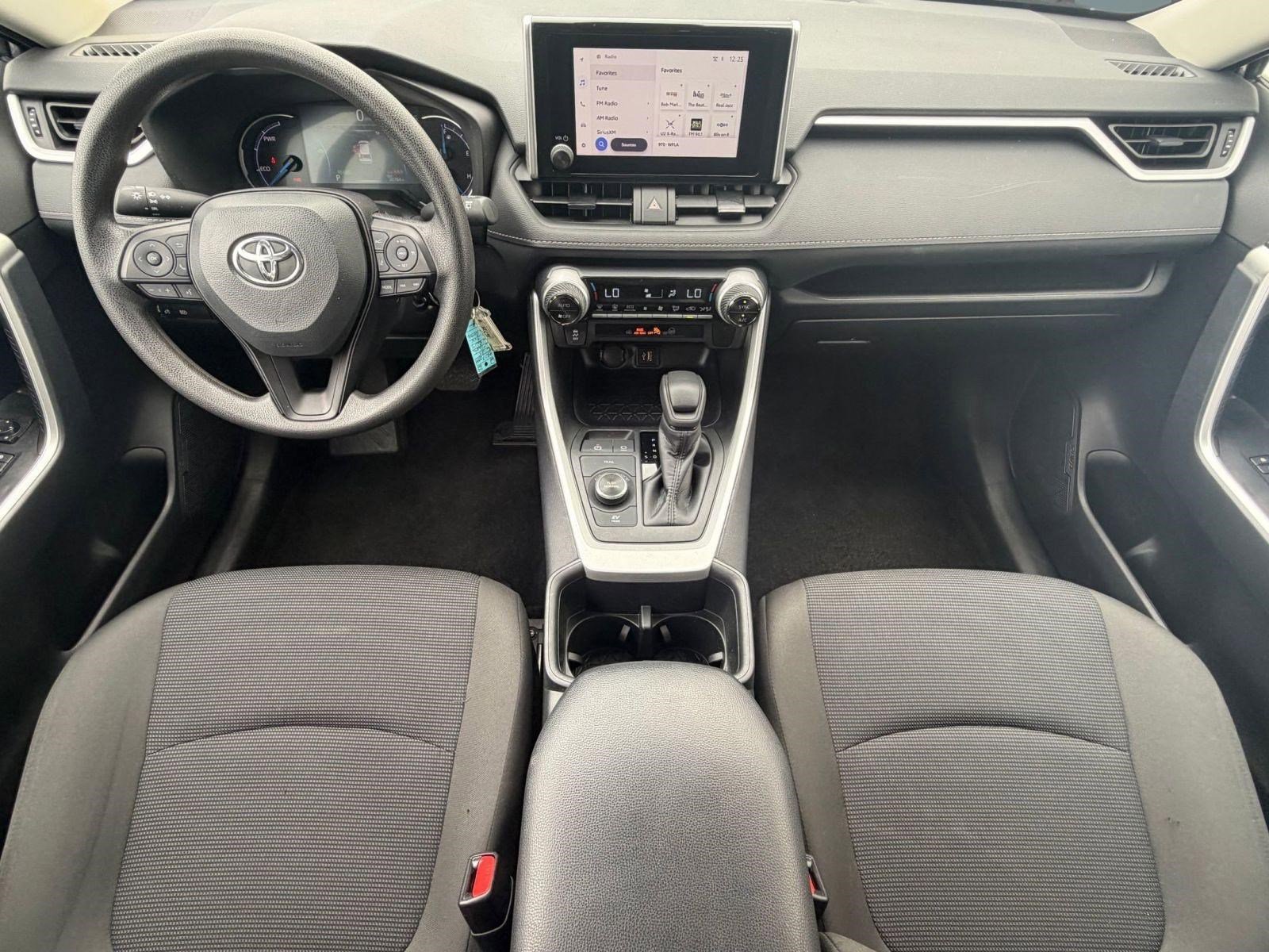 2025 Toyota RAV4 LE - Photo 15