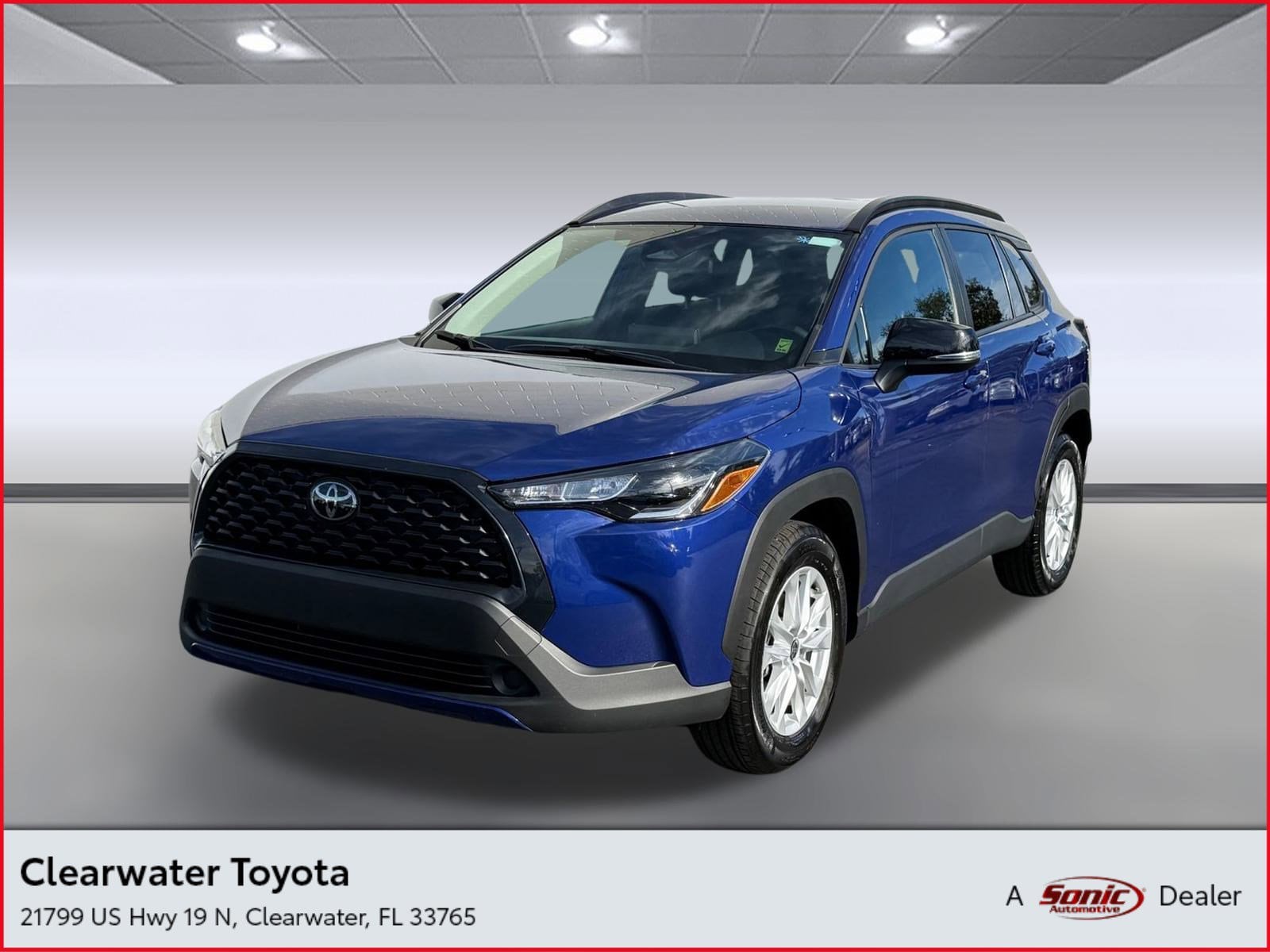 2025 Toyota Corolla Cross LE's photo