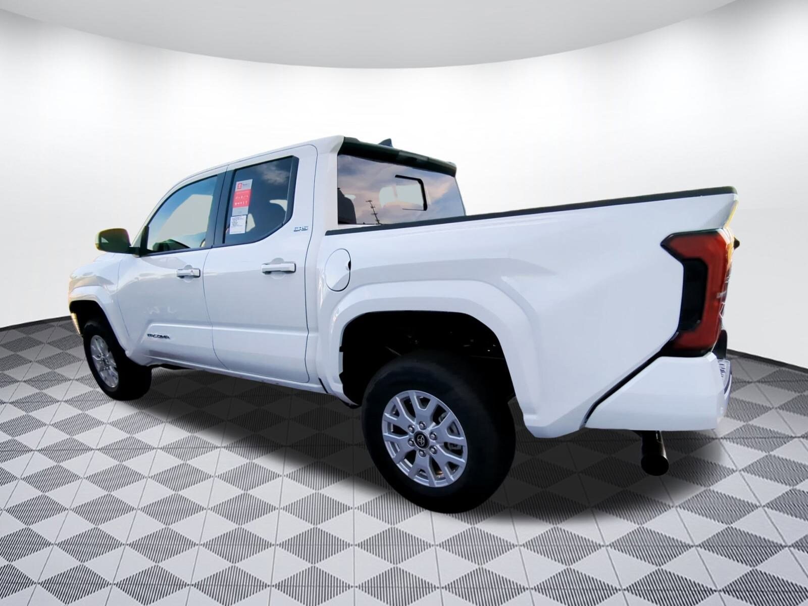2025 Toyota Tacoma SR5 Double Cab photo 2