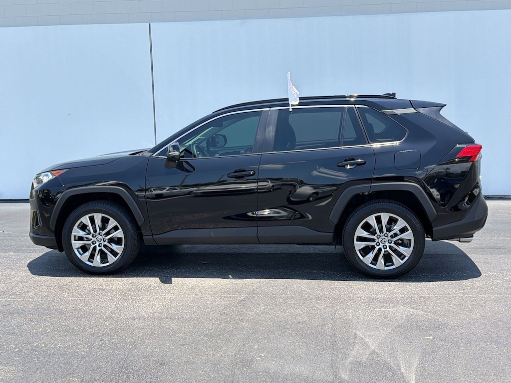Used 2021 Toyota RAV4 XLE Premium (XLE Premium FWD (Natl)) SUV