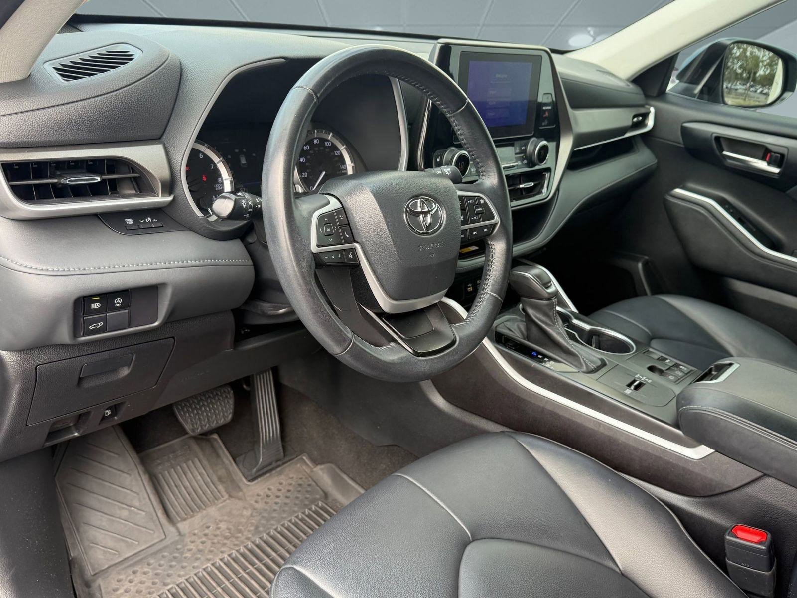 2023 Toyota Highlander XLE photo 4
