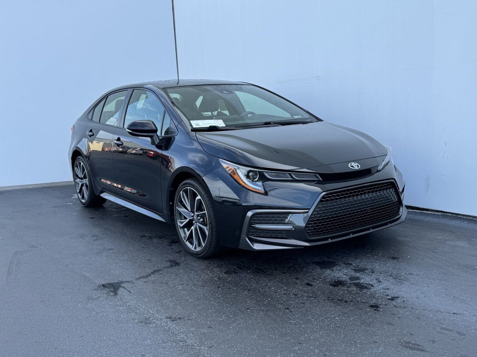 Used 2020 Toyota Corolla SE with VIN JTDS4RCE4LJ019870 for sale in Clearwater, FL