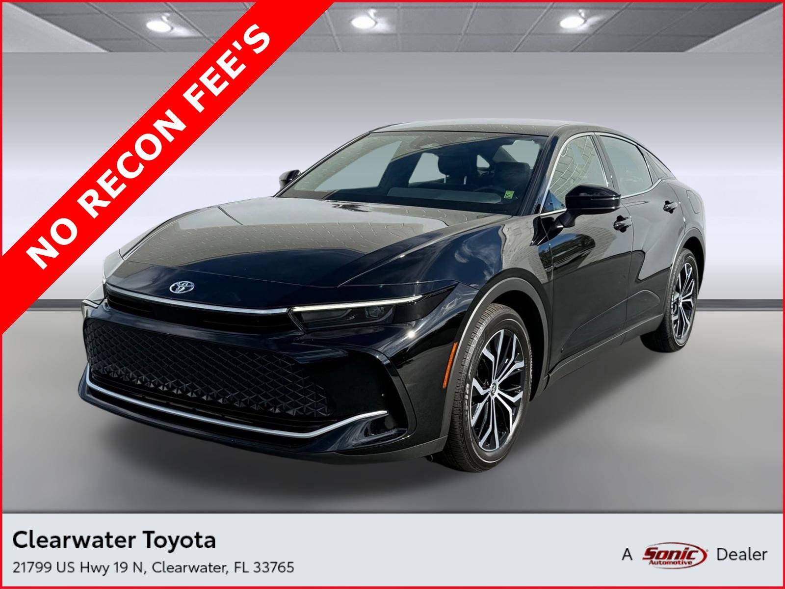 2025 Toyota Crown XLE's photo