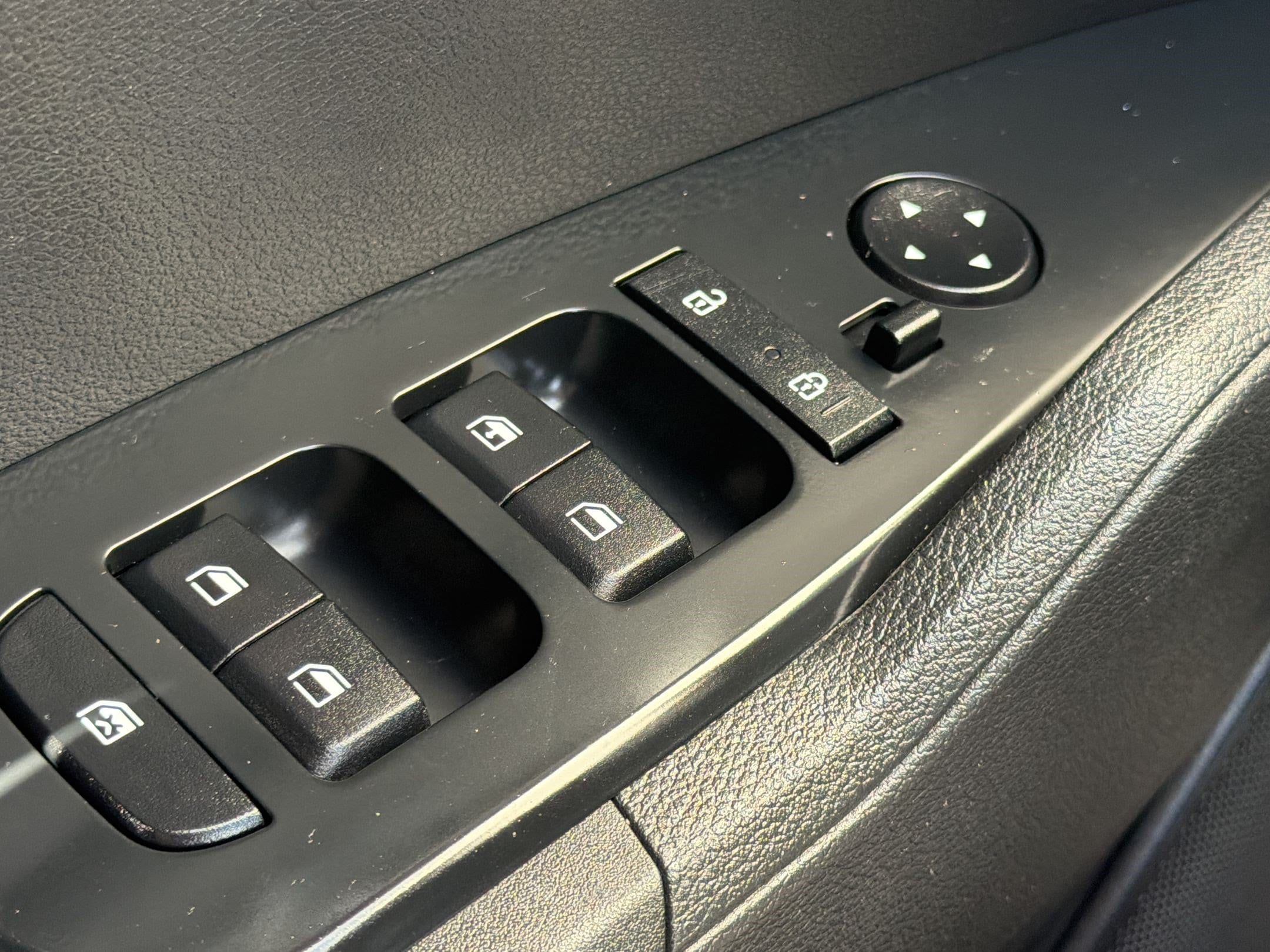 2025 Kia Sportage LX - Photo 26