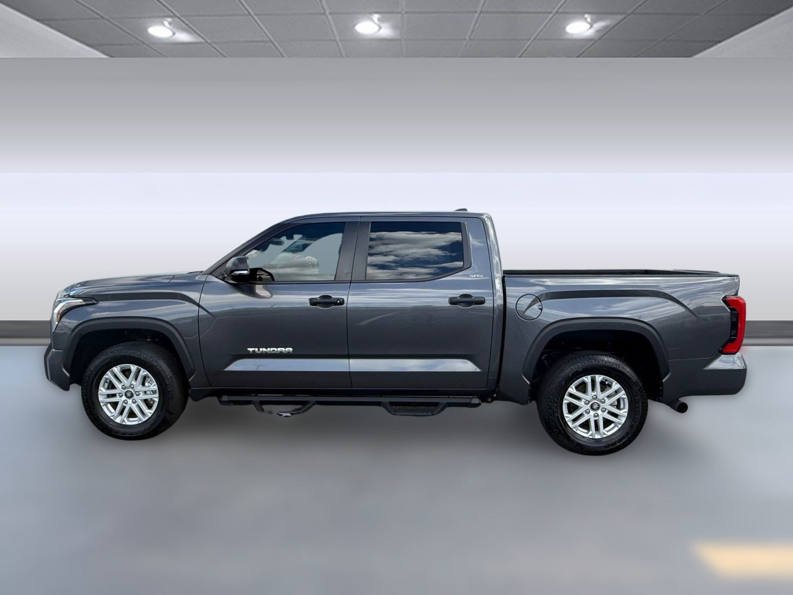 2024 Toyota Tundra SR5 CrewMax photo 2