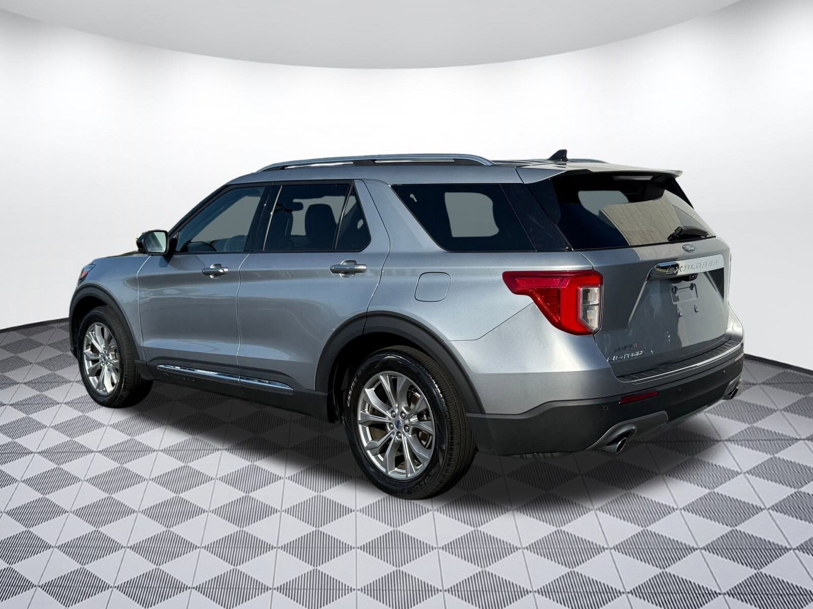 2023 Ford Explorer Limited photo 3