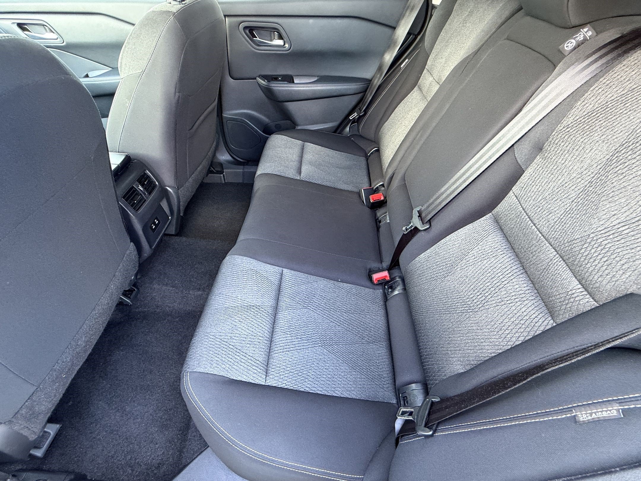 2025 Nissan Rogue SV - Photo 25