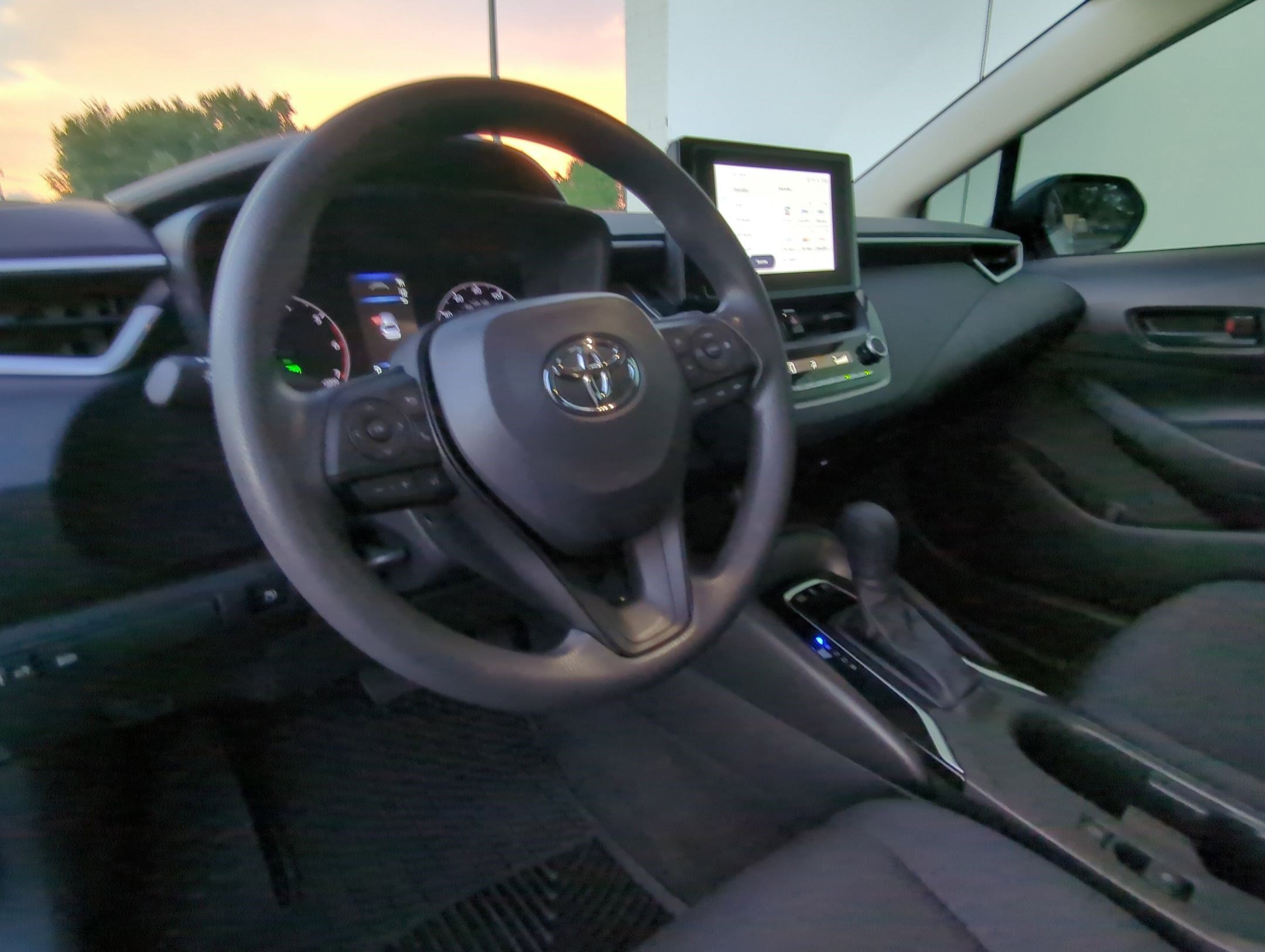 2024 Toyota Corolla Hybrid LE photo 4