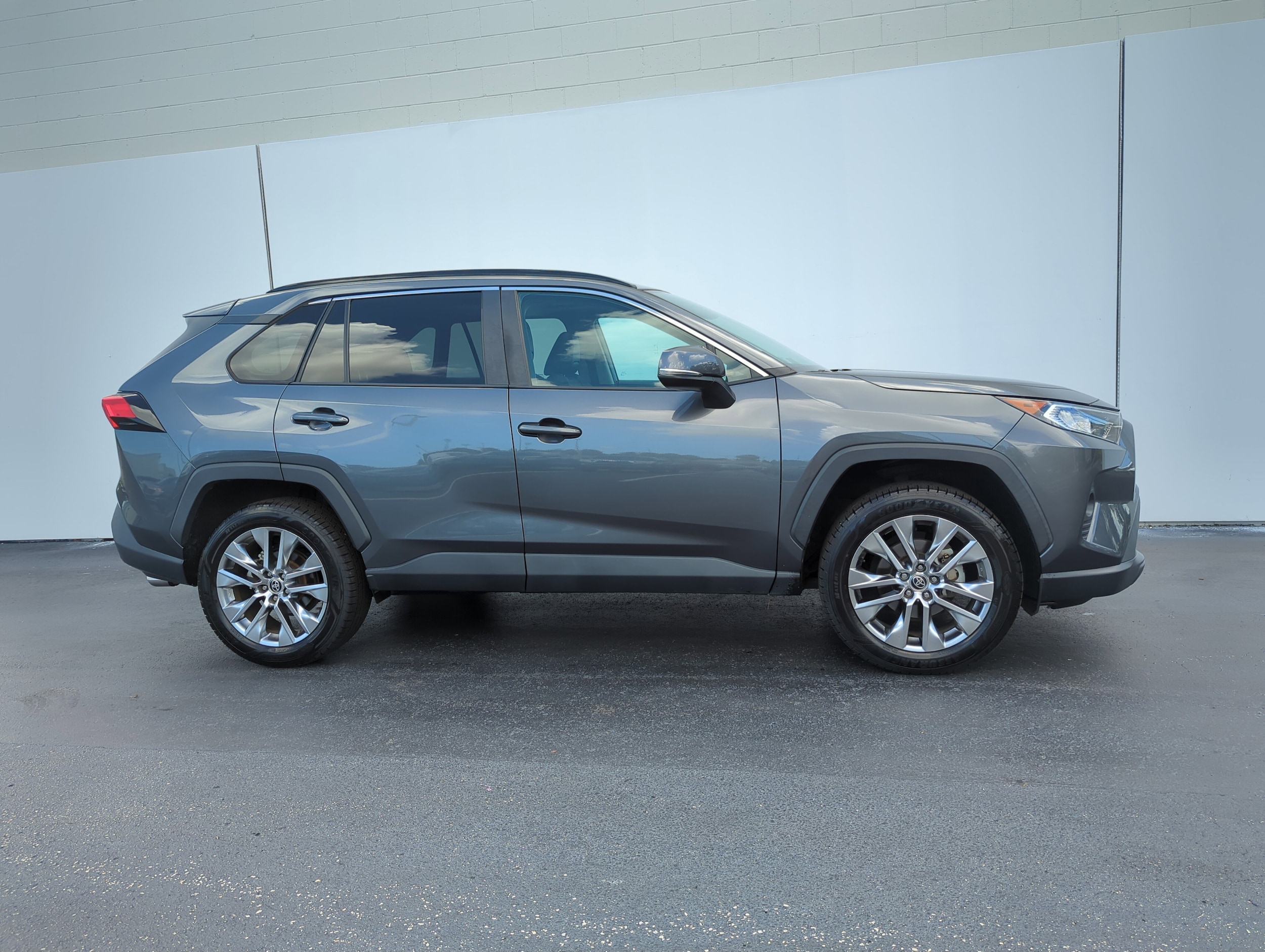 Used 2021 Toyota RAV4 XLE Premium with VIN 2T3C1RFV9MC112400 for sale in Northfield, Minnesota