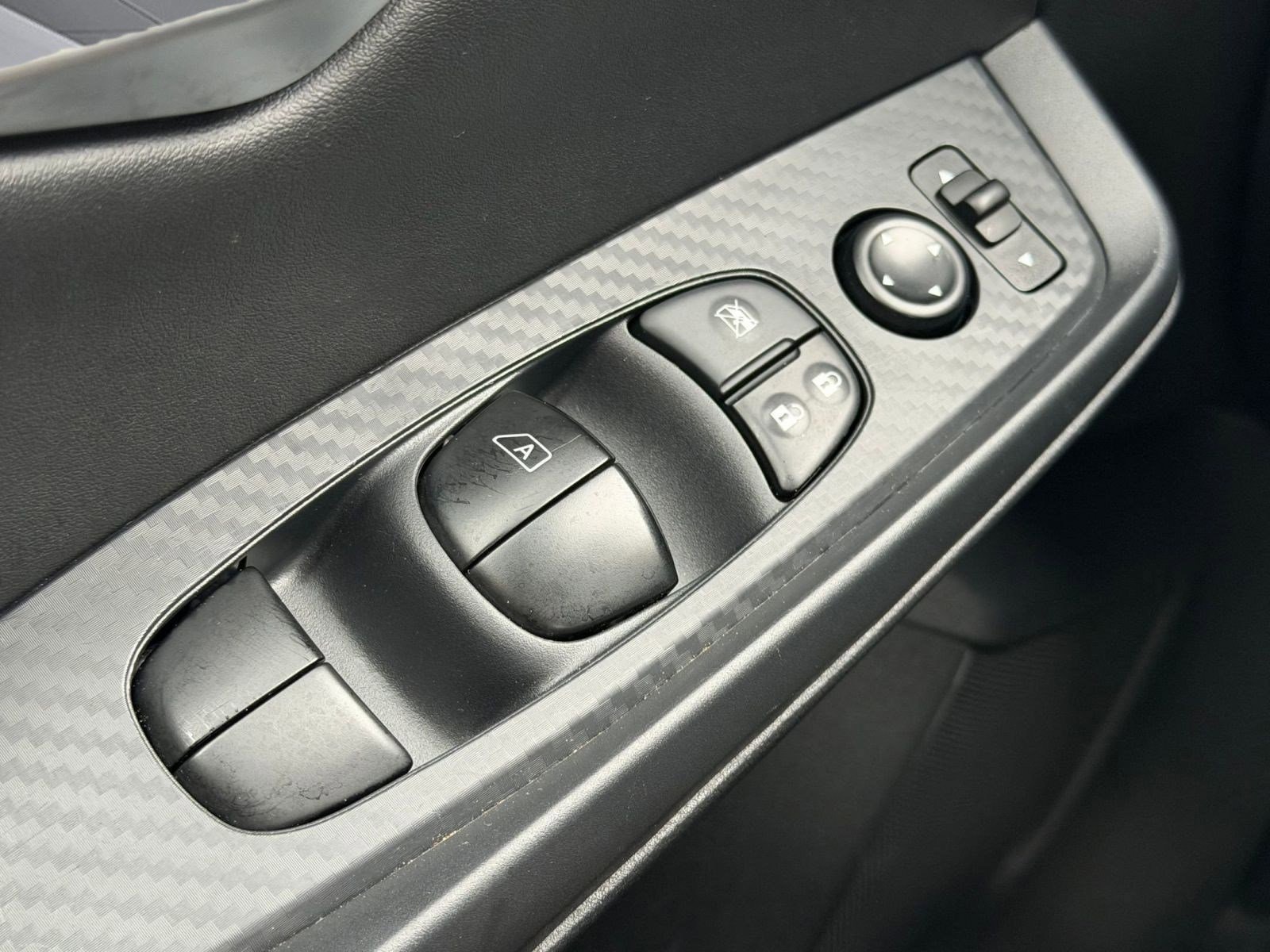 2025 Nissan Sentra SV - Photo 27