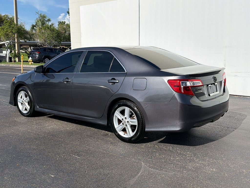 Used 2013 Toyota Camry Camry SE (4dr Sdn I4 Auto SE (Natl)) Sedan