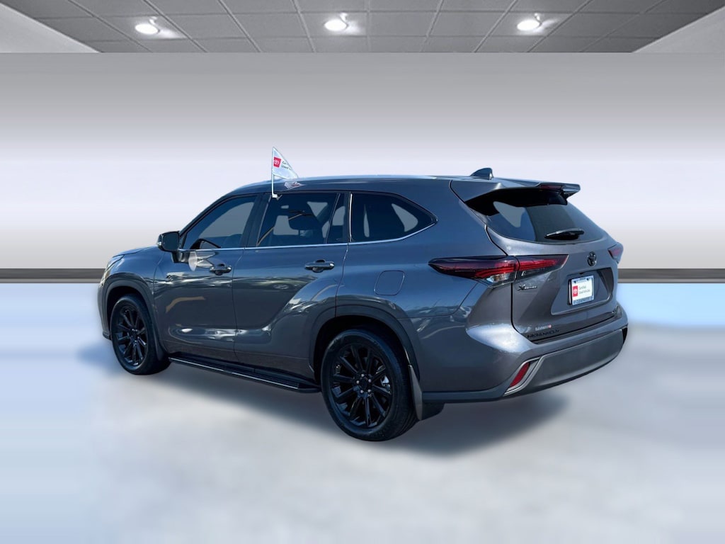 Certified 2024 Toyota Highlander XLE (XLE FWD (Natl)) SUV