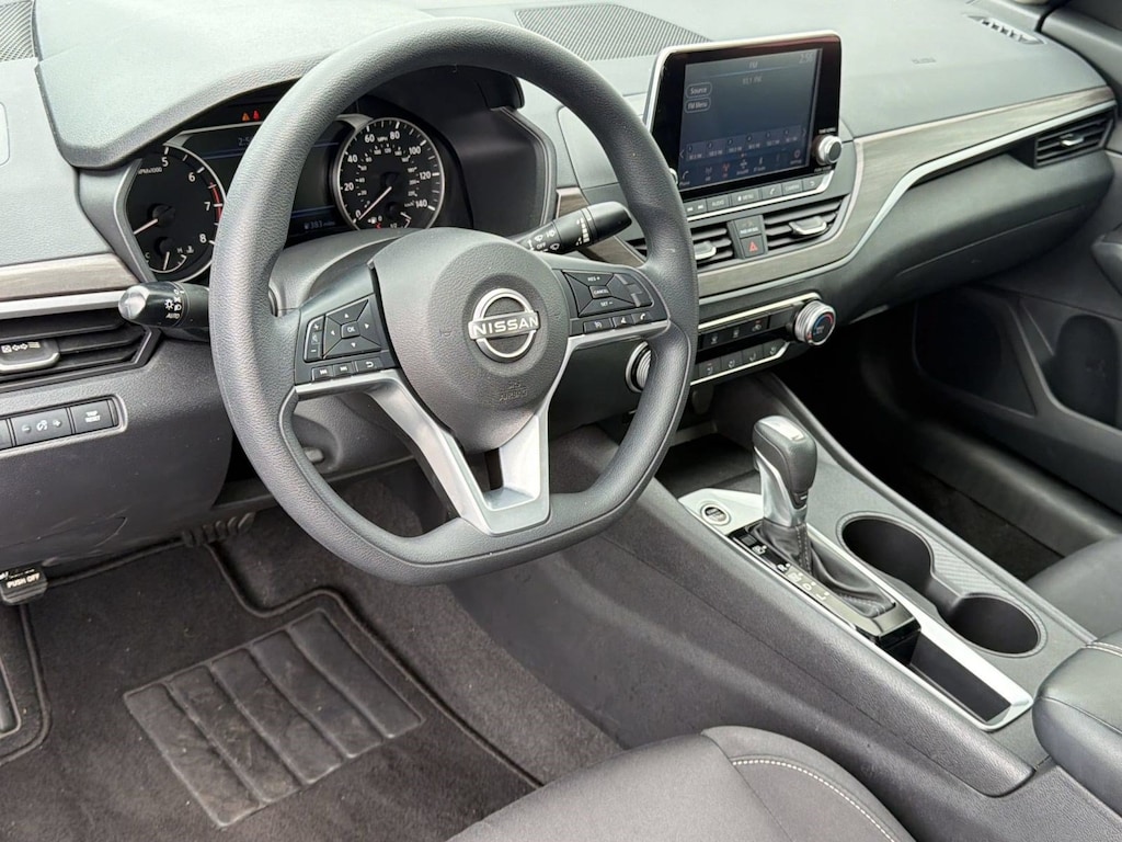 Used 2025 Nissan Altima Altima SV FWD (SV FWD) Sedan