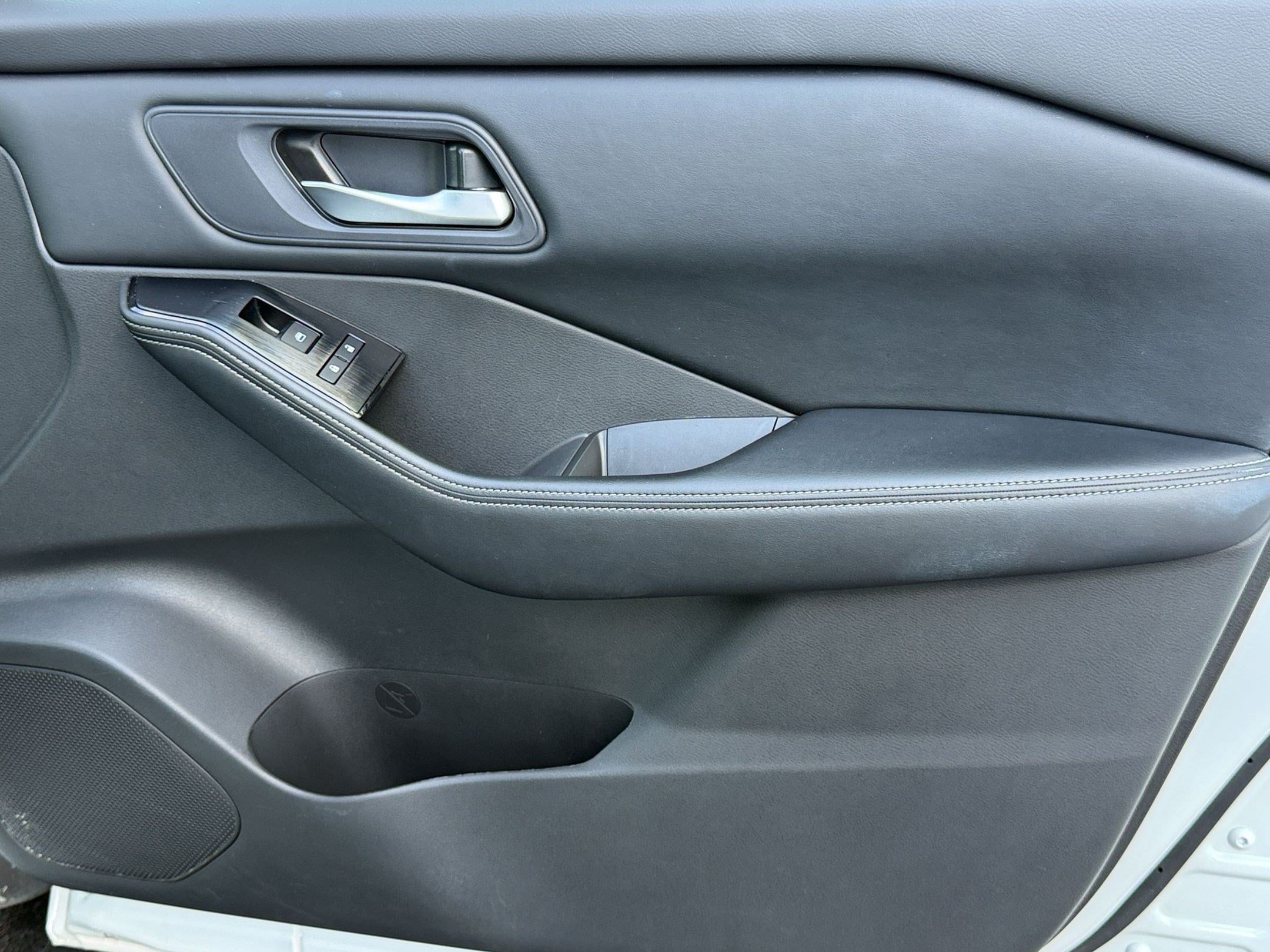2025 Nissan Rogue SV - Photo 34