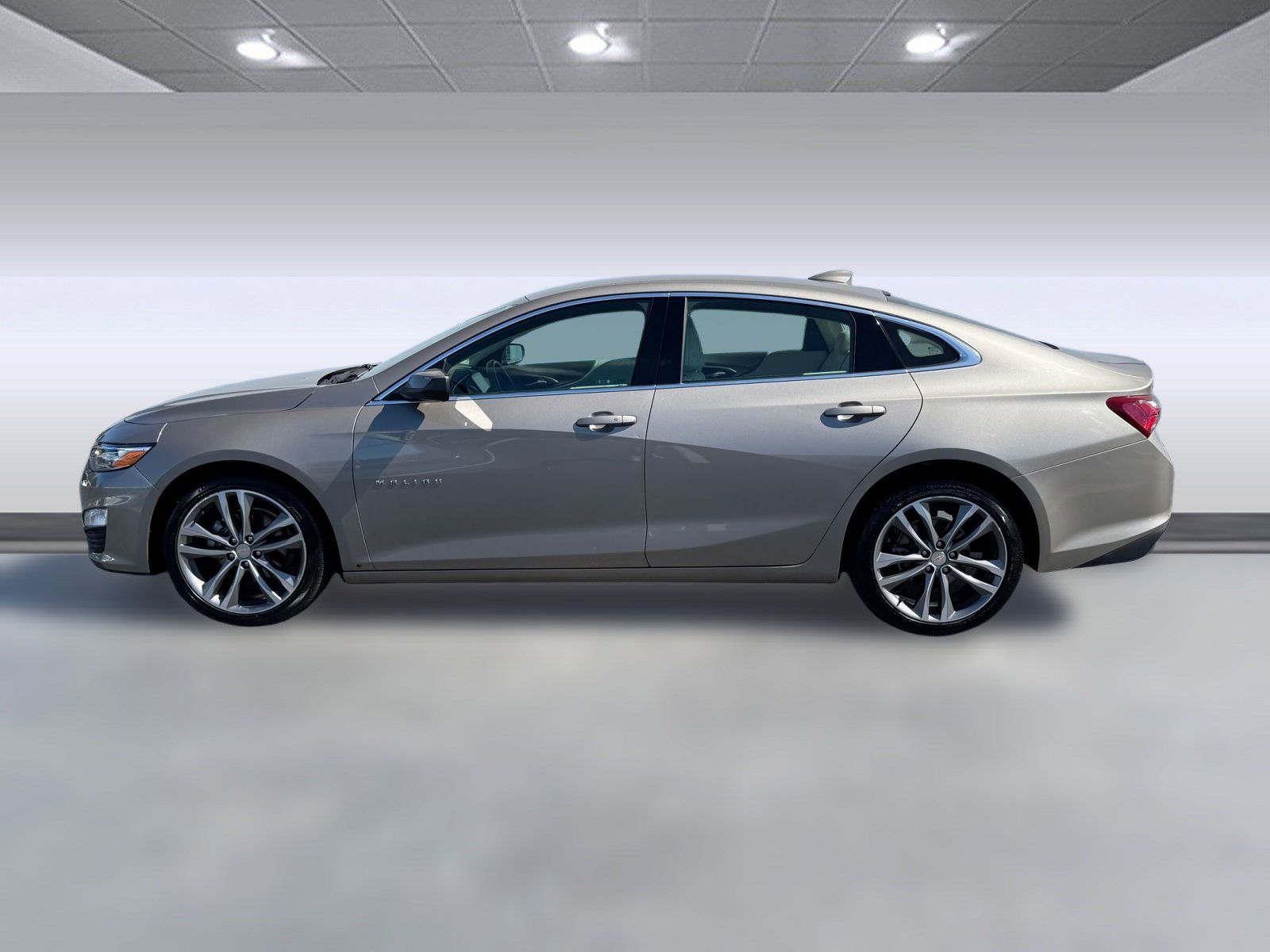2024 Chevrolet Malibu Premier 2LT photo 2