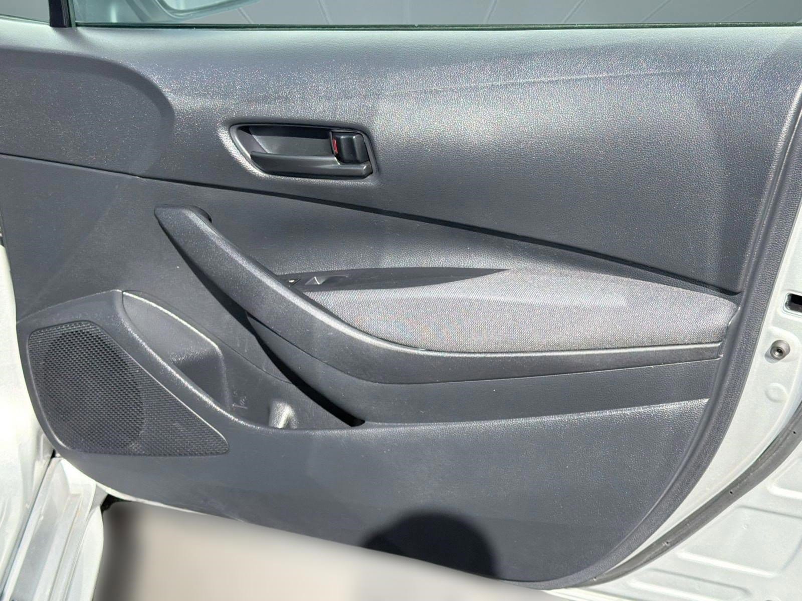 2025 Toyota Corolla LE - Photo 31