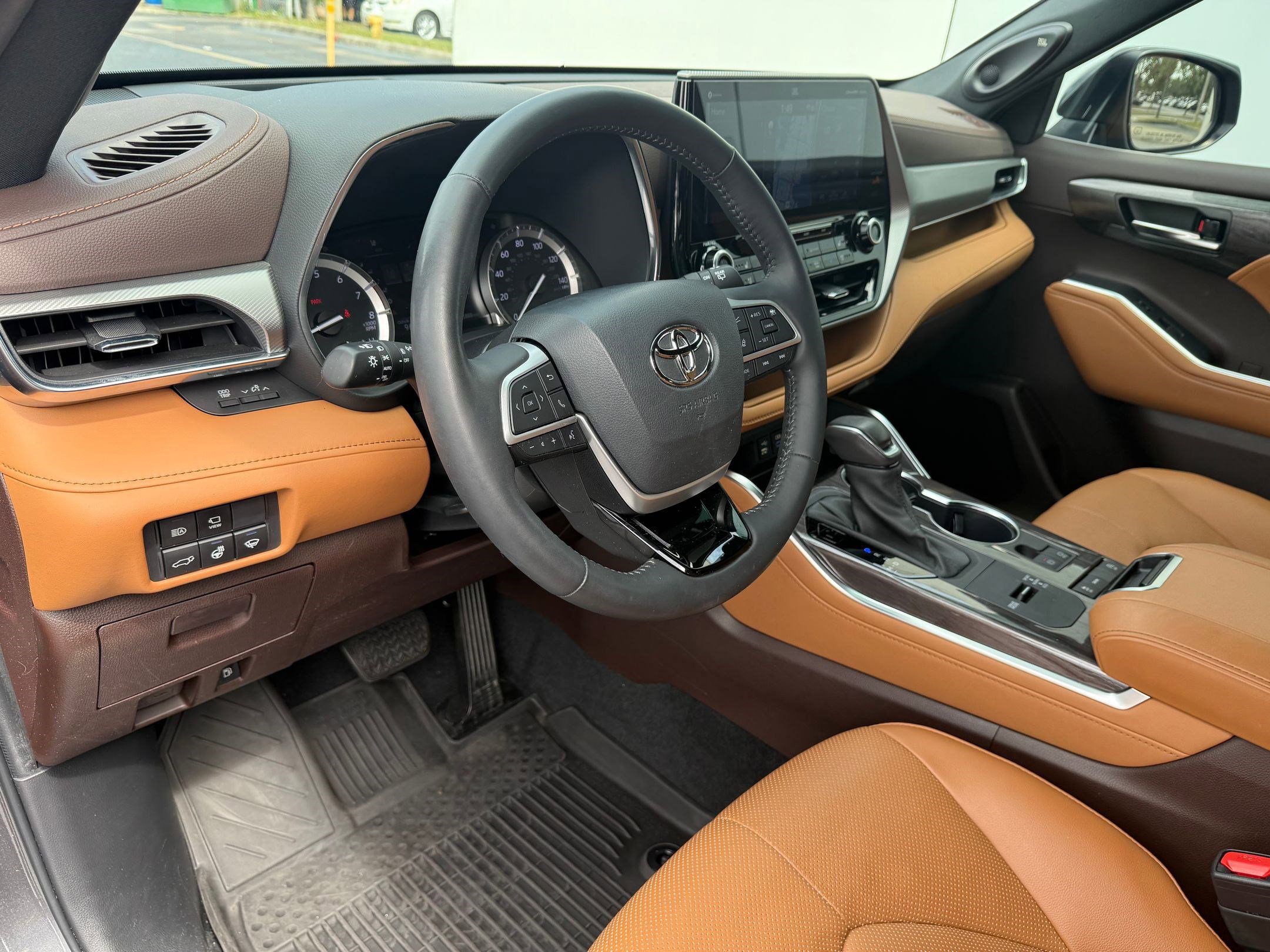 2022 Toyota Highlander Platinum photo 4