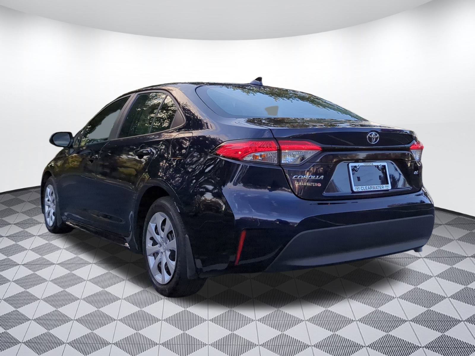 2025 Toyota Corolla LE photo 3