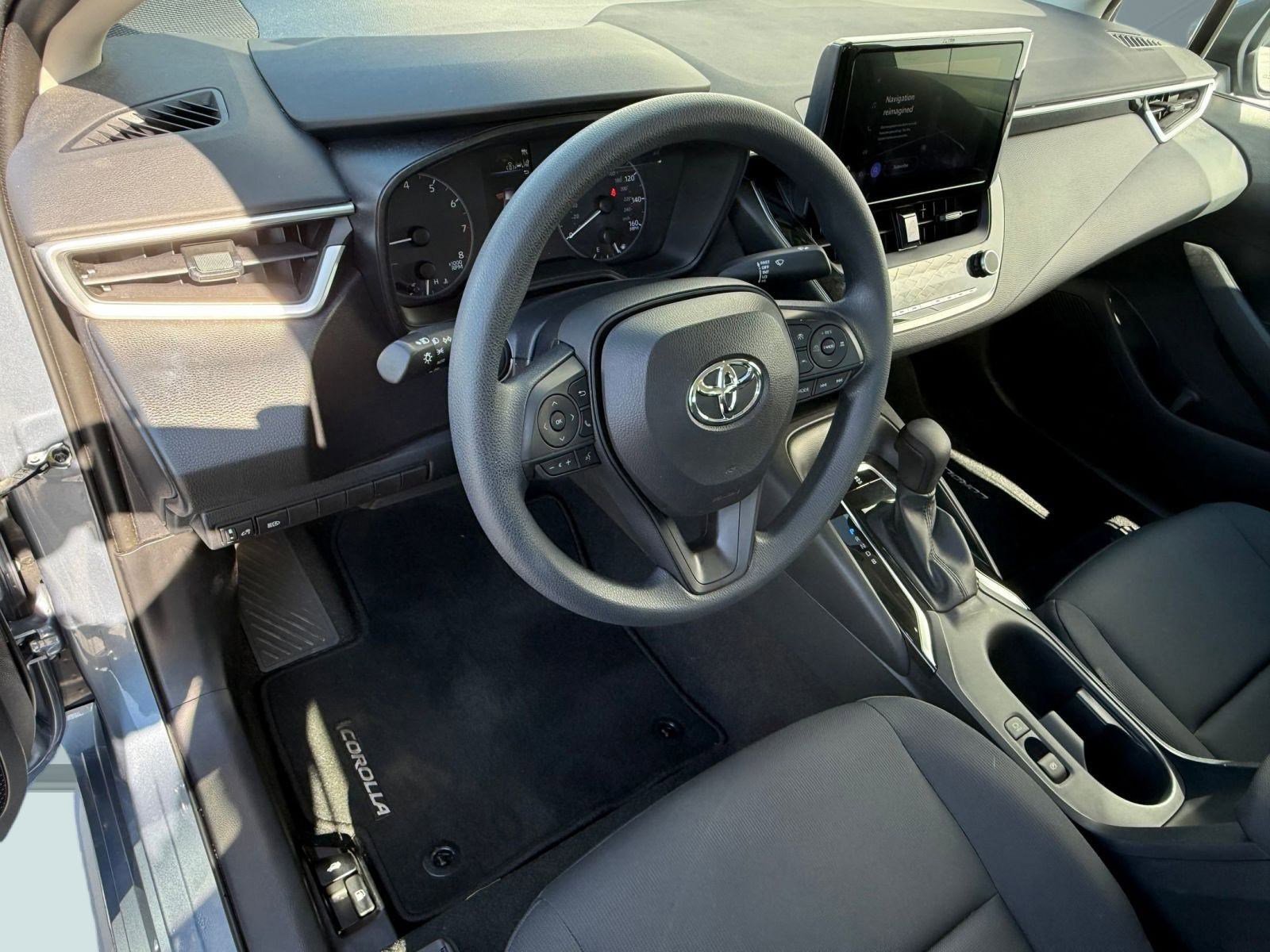 2023 Toyota Corolla LE photo 4