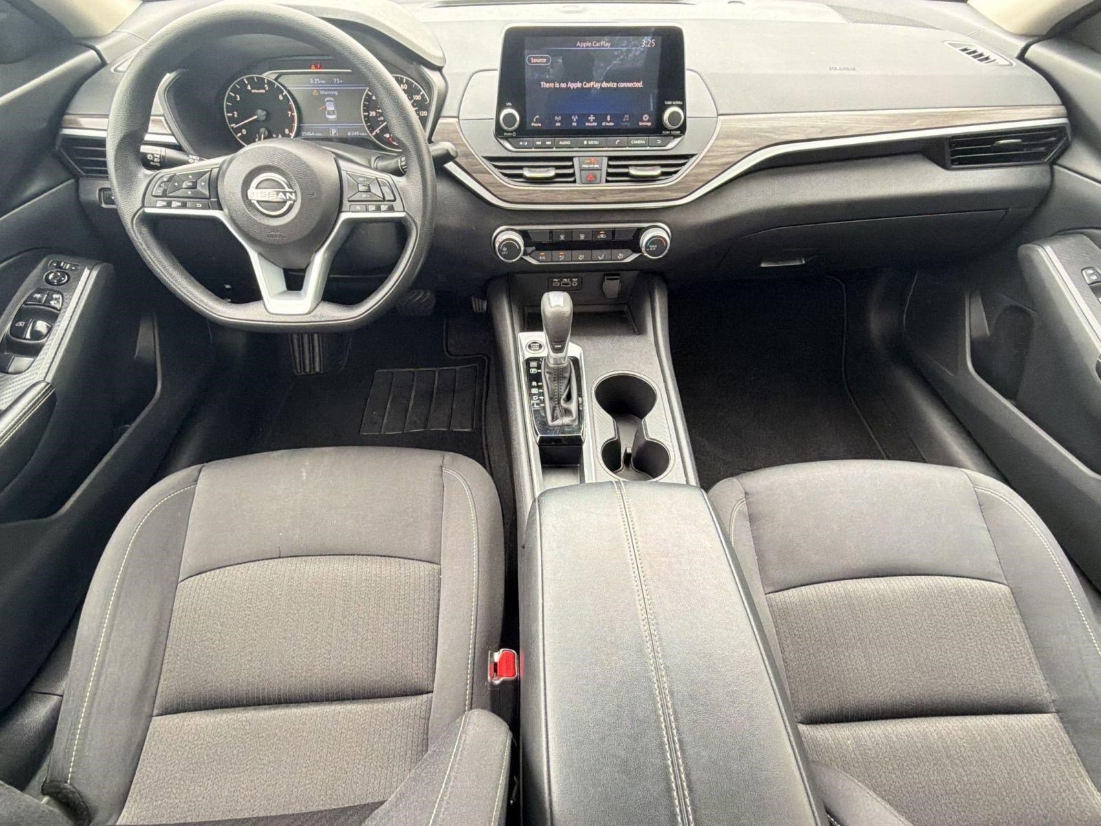 2025 Nissan Altima SV - Photo 14