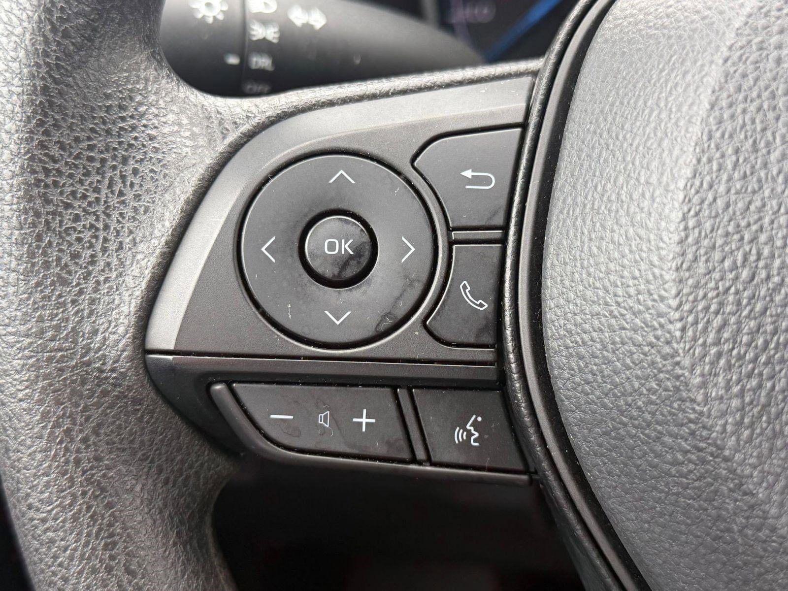 2025 Toyota RAV4 LE - Photo 17