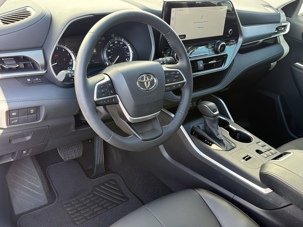 Certified 2025 Toyota Highlander Highlander XLE (XLE FWD (Natl)) SUV