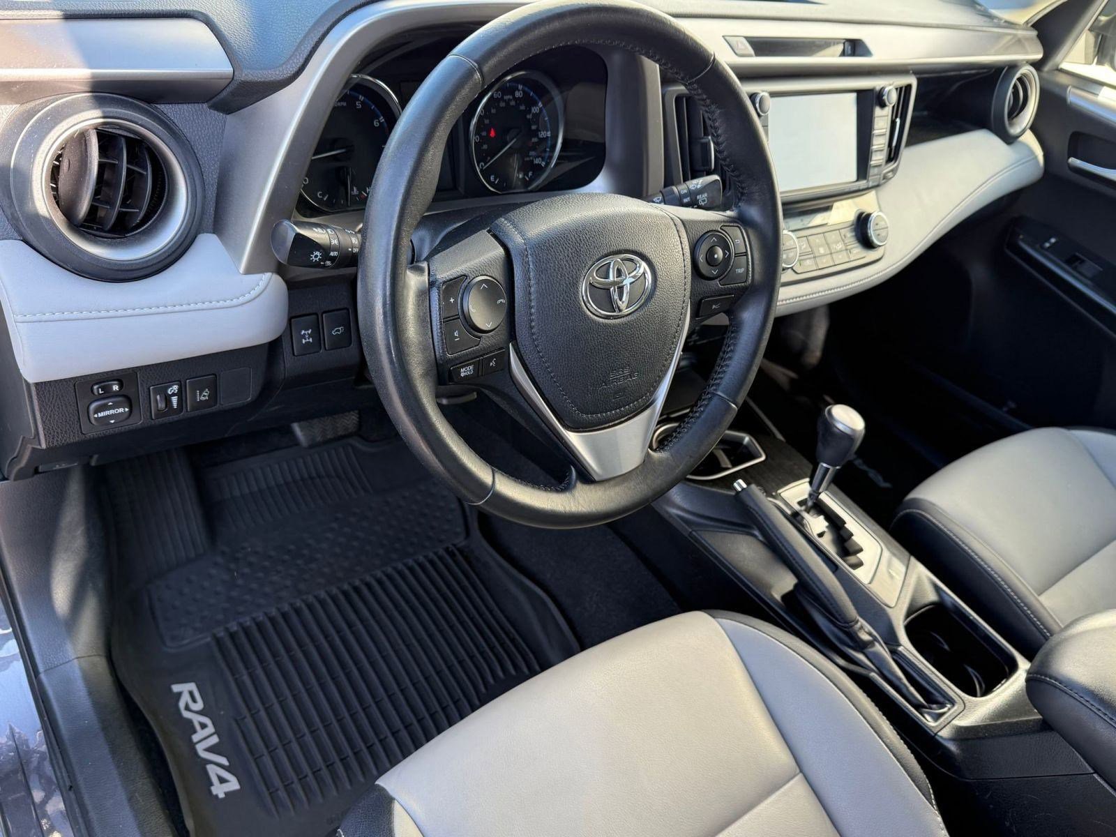 2018 Toyota RAV4 Limited photo 3