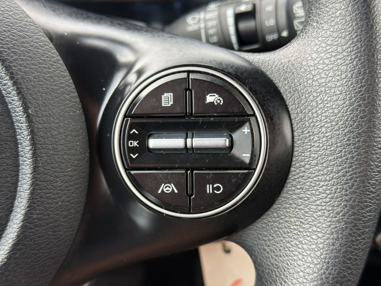 2025 Kia Soul LX - Photo 30
