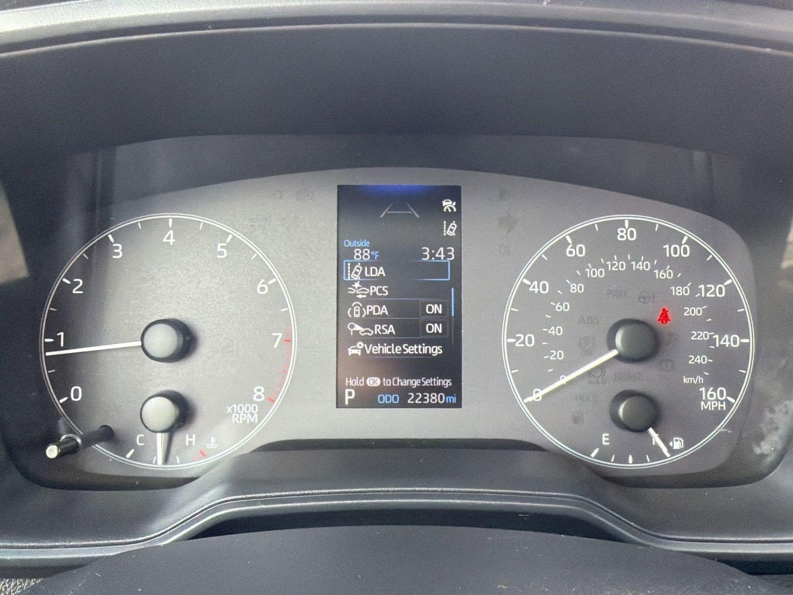 2025 Toyota Corolla LE - Photo 19