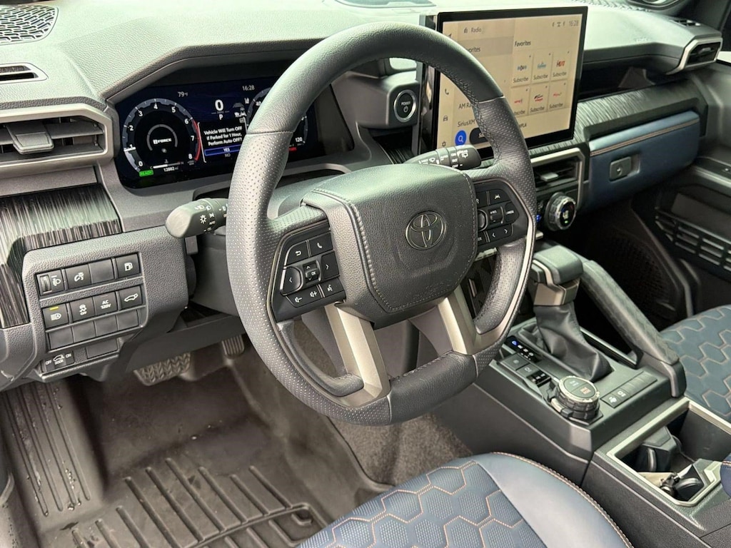 Used 2025 Toyota 4Runner i-FORCE MAX Hybrid Platinum (Hybrid Platinum 4WD (Natl)) SUV
