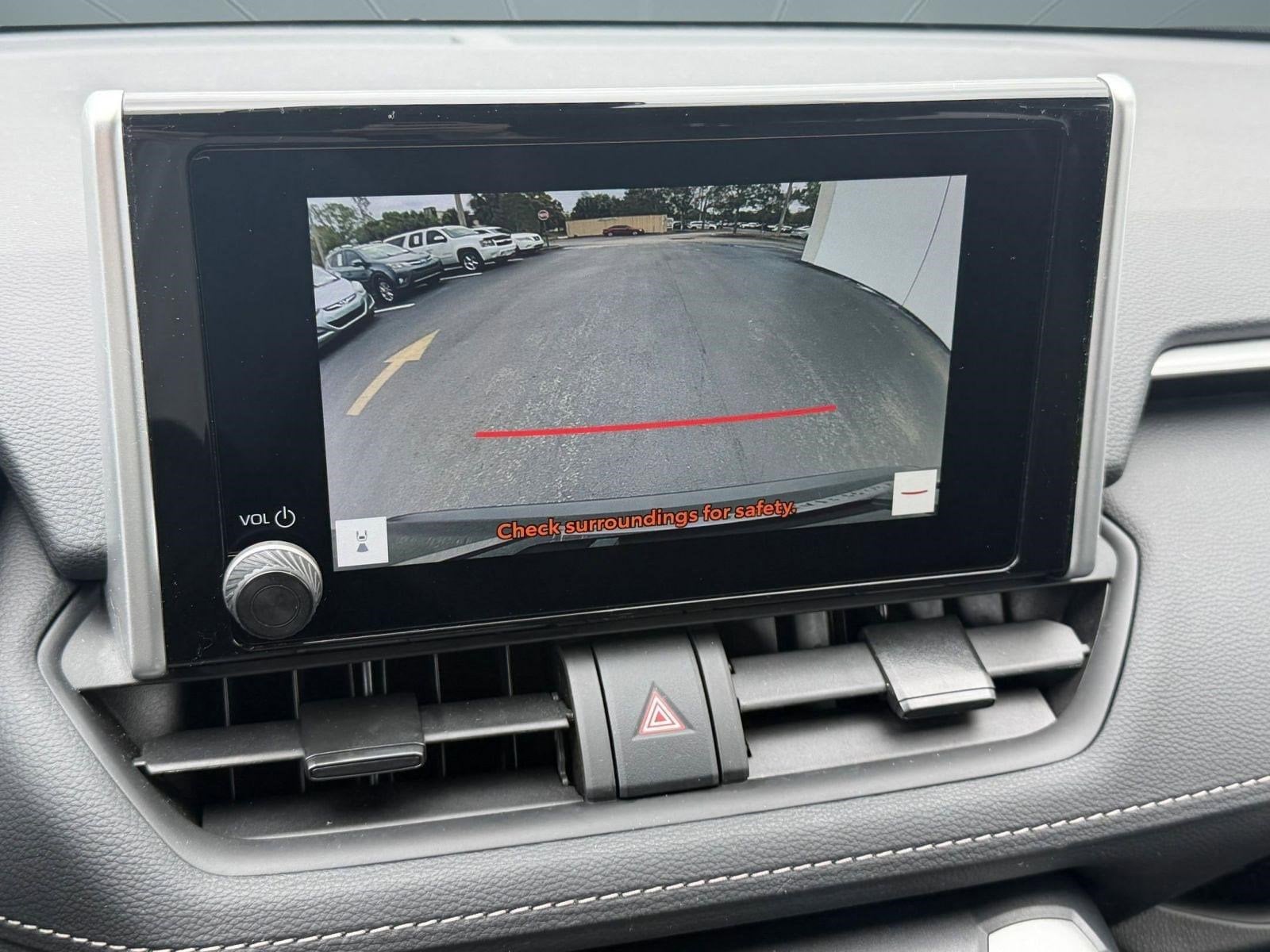 2025 Toyota RAV4 LE - Photo 25