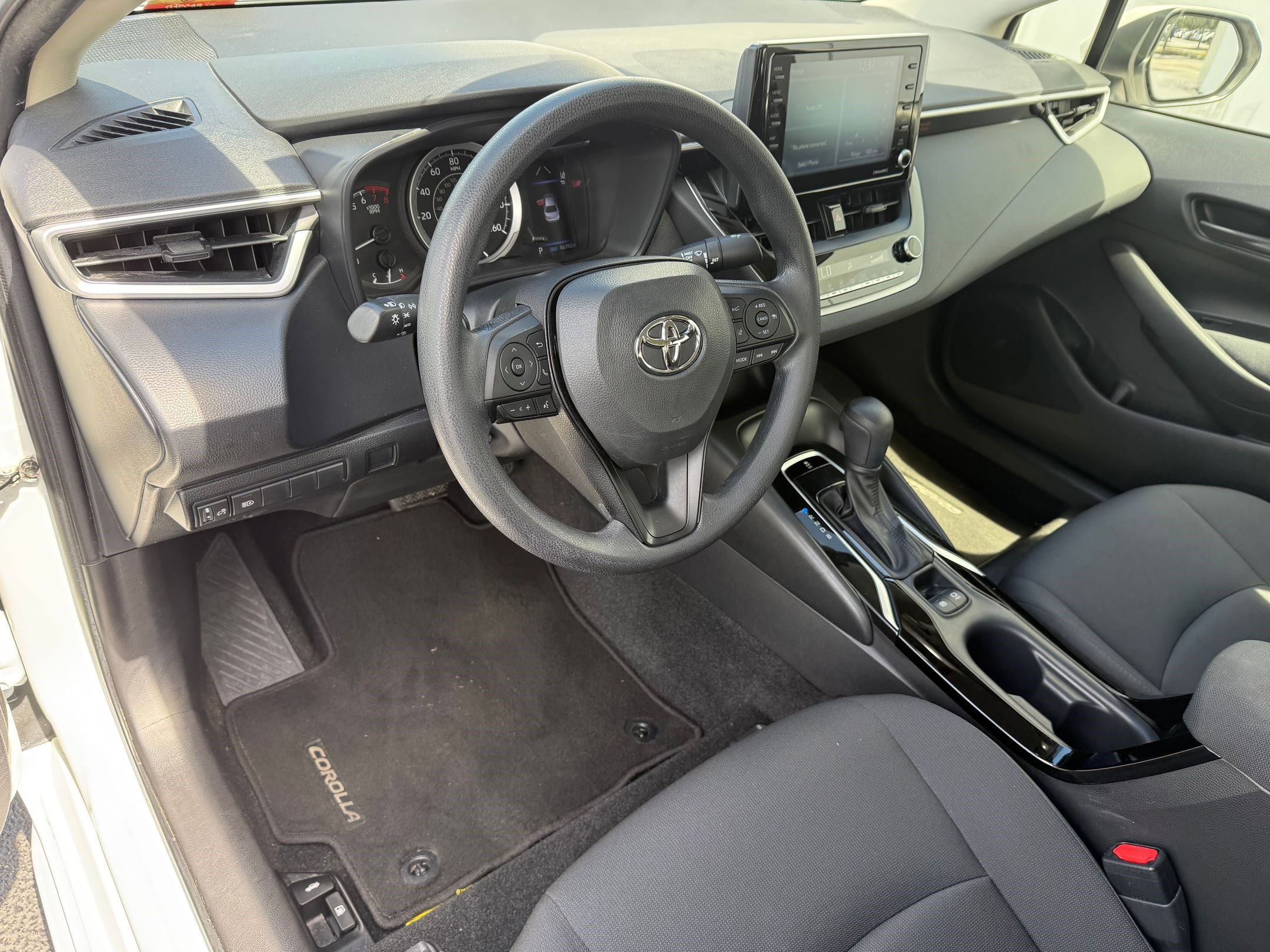 2022 Toyota Corolla LE photo 4