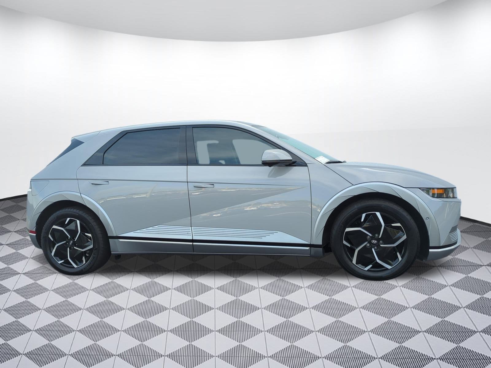 Used 2023 Hyundai IONIQ 5 Limited with VIN KM8KR4AE6PU189395 for sale in Clearwater, FL