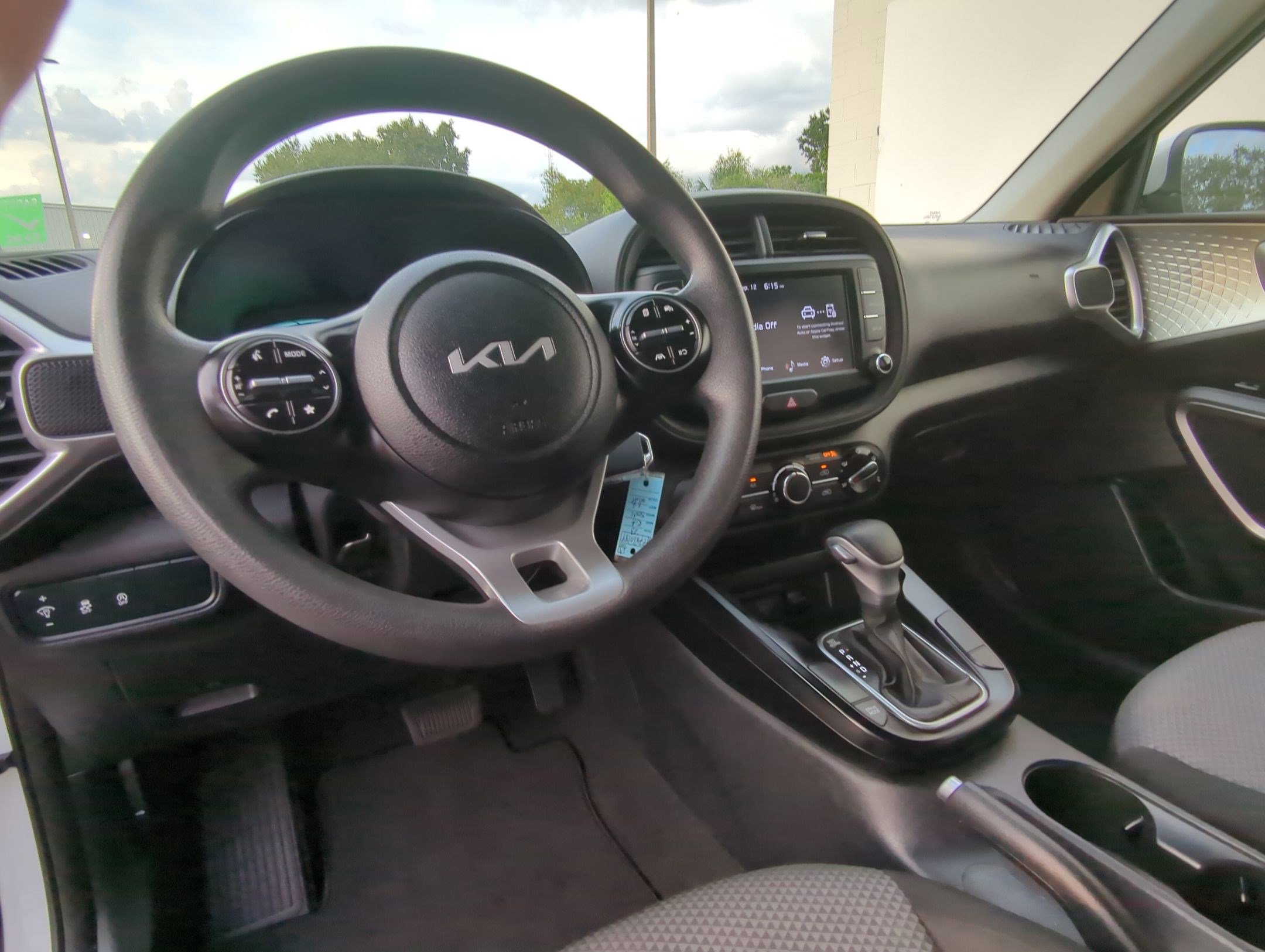2023 Kia Soul LX photo 3