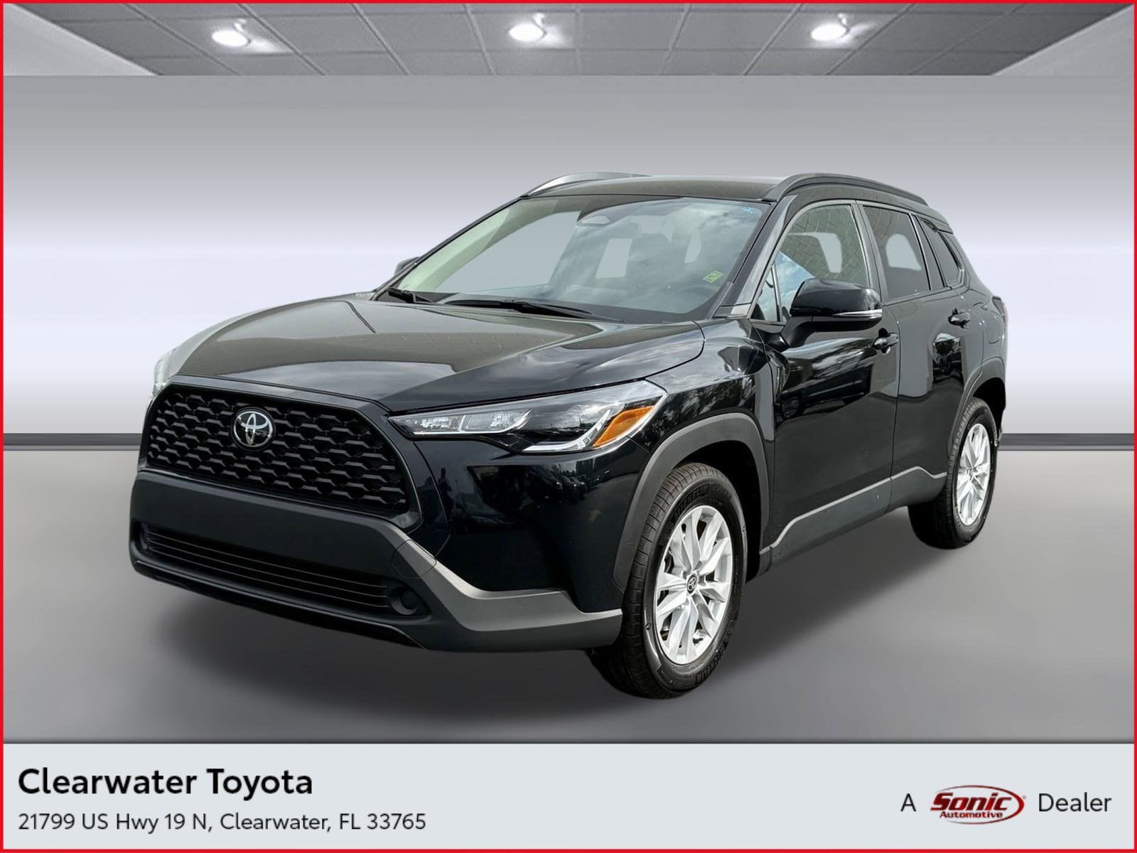 2025 Toyota Corolla Cross LE's photo