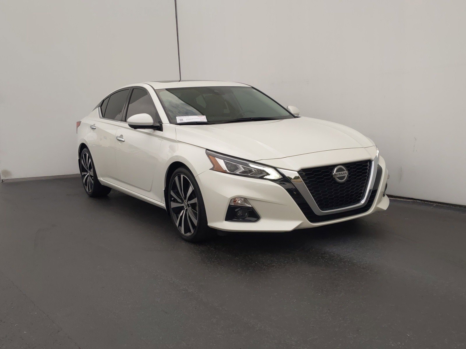 Used 2020 Nissan Altima Platinum with VIN 1N4BL4FV9LN302538 for sale in Clearwater, FL