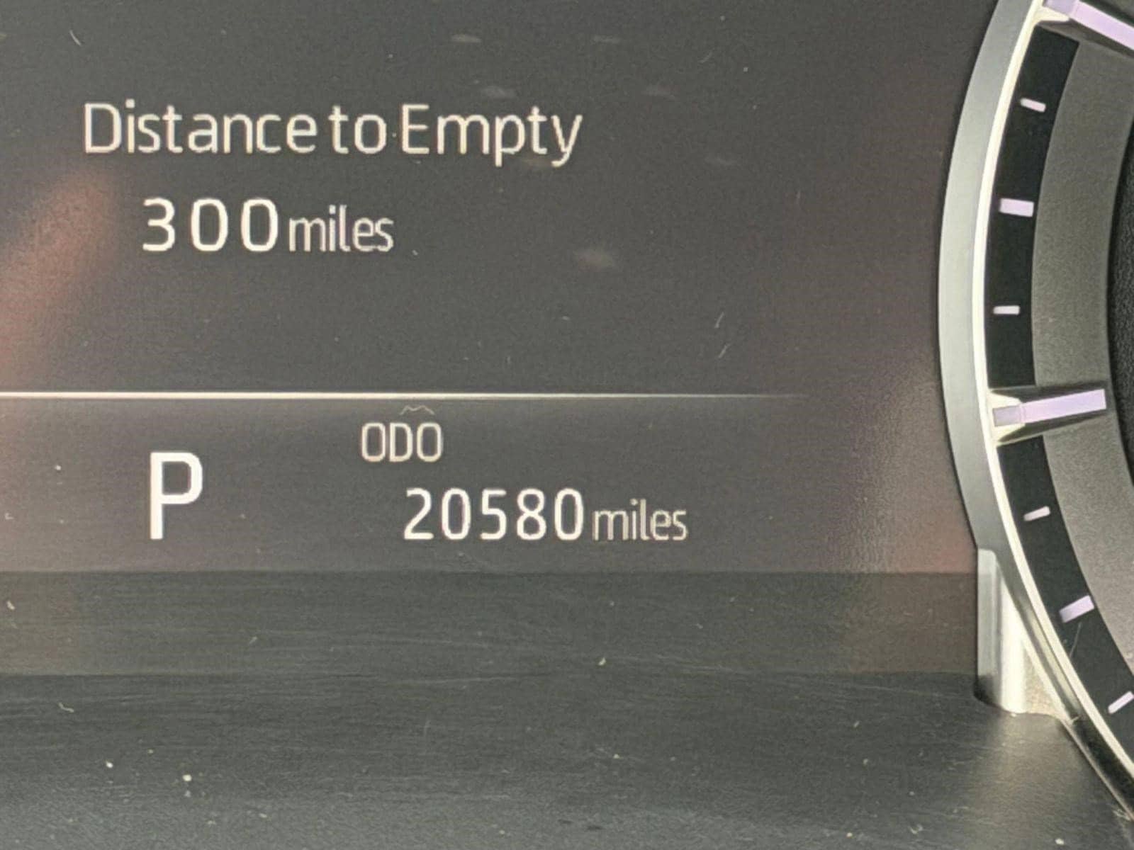 2025 Toyota Highlander LE - Photo 21
