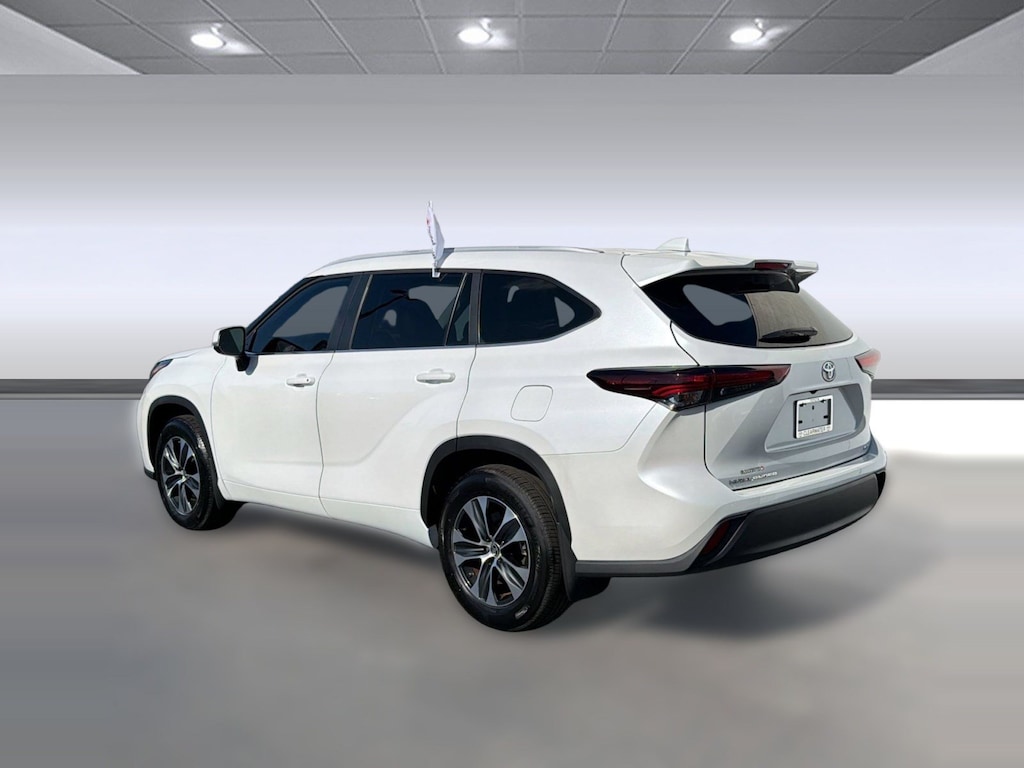 Certified 2025 Toyota Highlander Highlander XLE (XLE FWD (Natl)) SUV