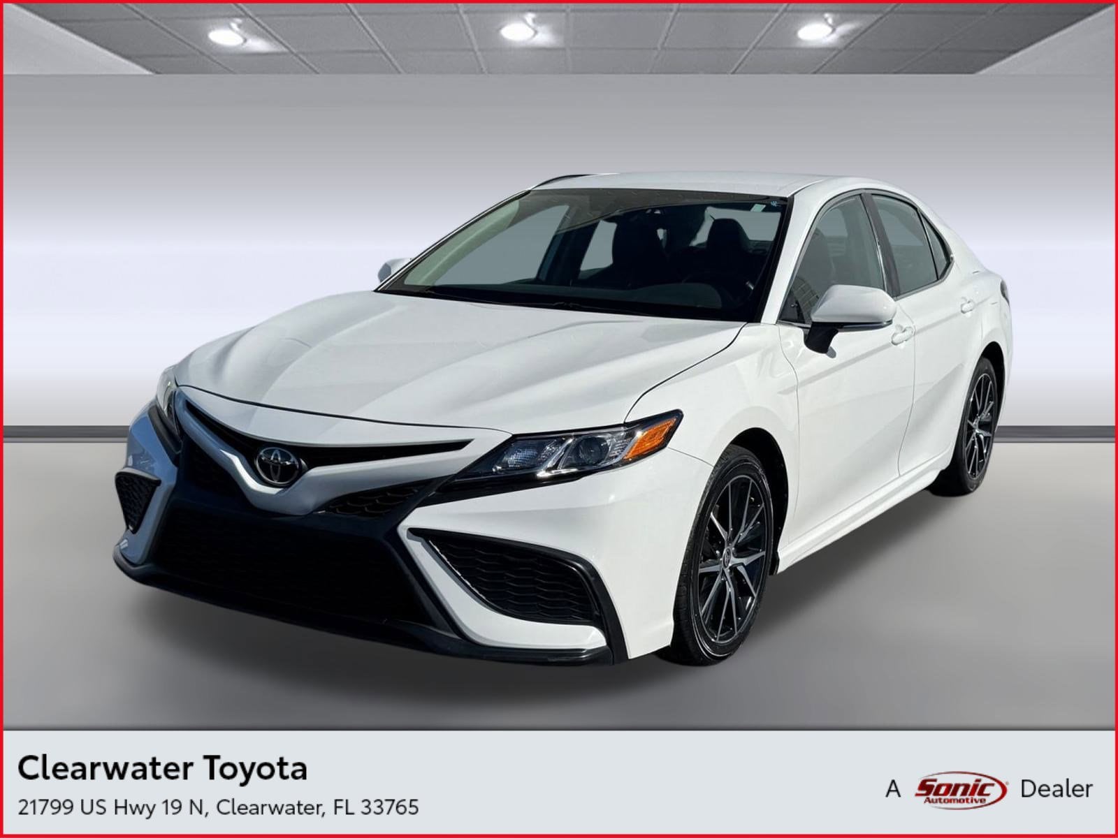 2024 Toyota Camry SE's photo