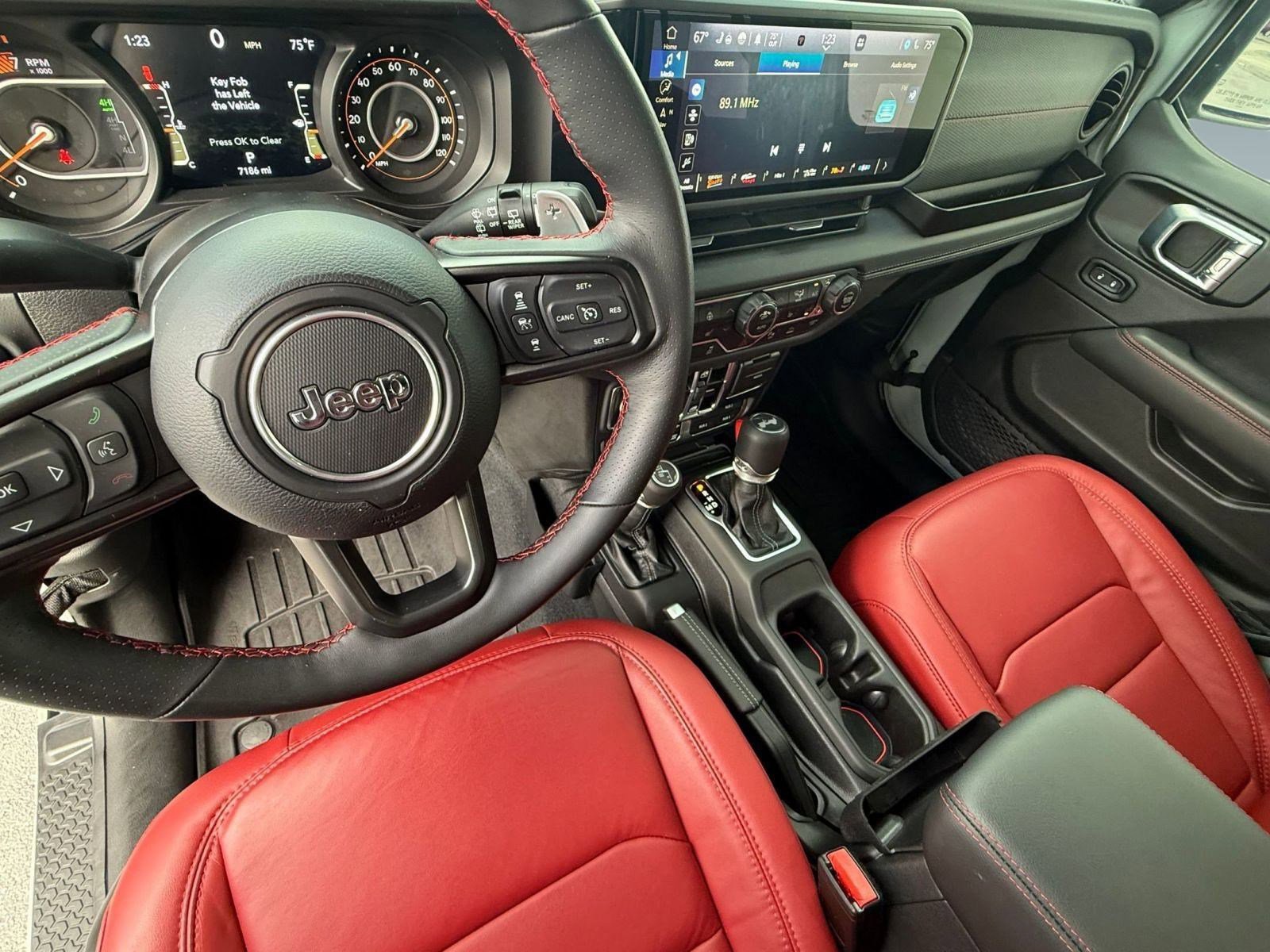 2024 Jeep Wrangler Rubicon 392 photo 3